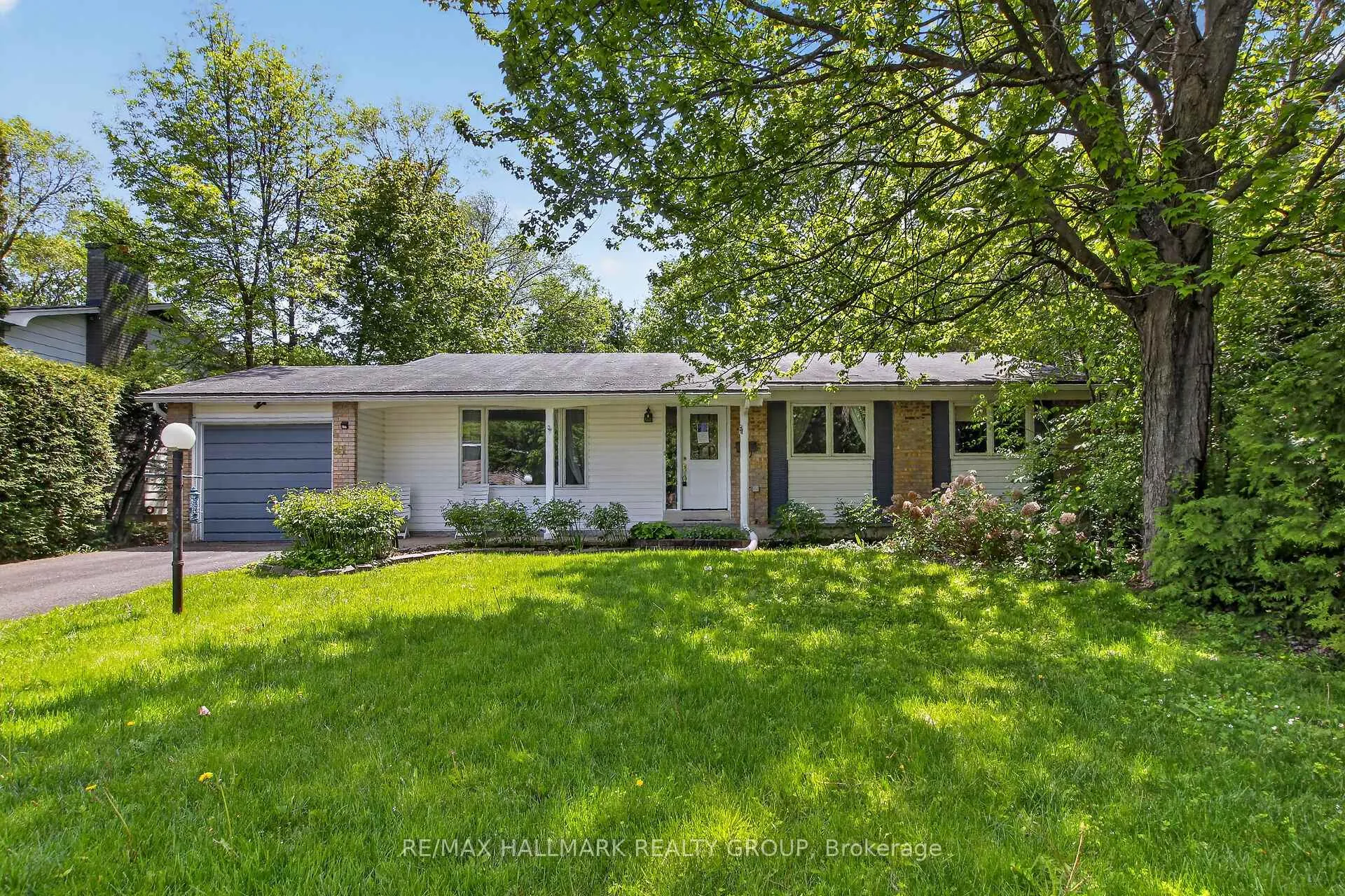 Photo 3 of 41 Parkmount Crescent, Ottawa, Sheahan Estates/Trend Village — HOMEH