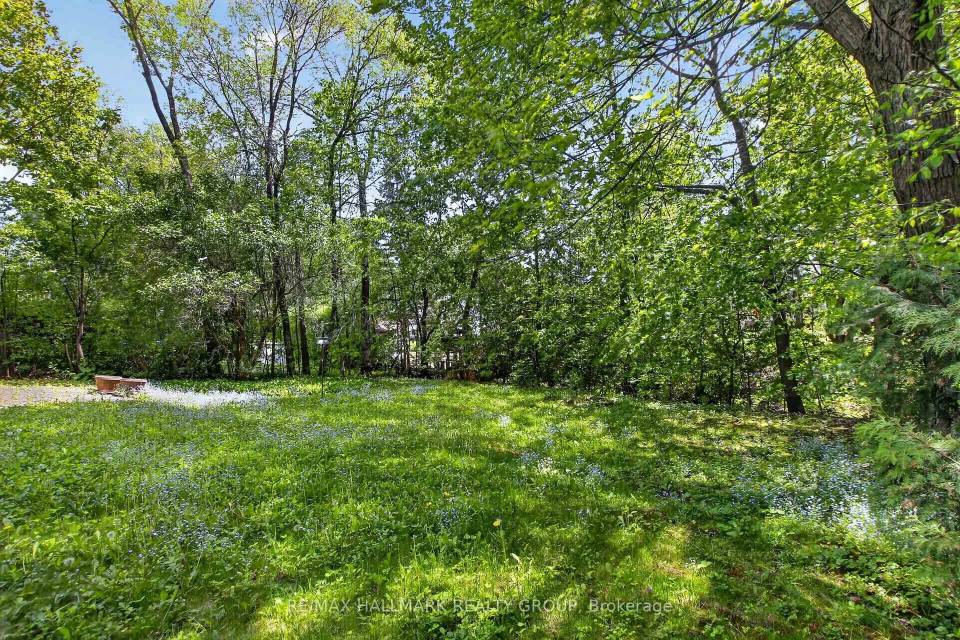 Photo 5 of 41 Parkmount Crescent, Ottawa, Sheahan Estates/Trend Village — HOMEH