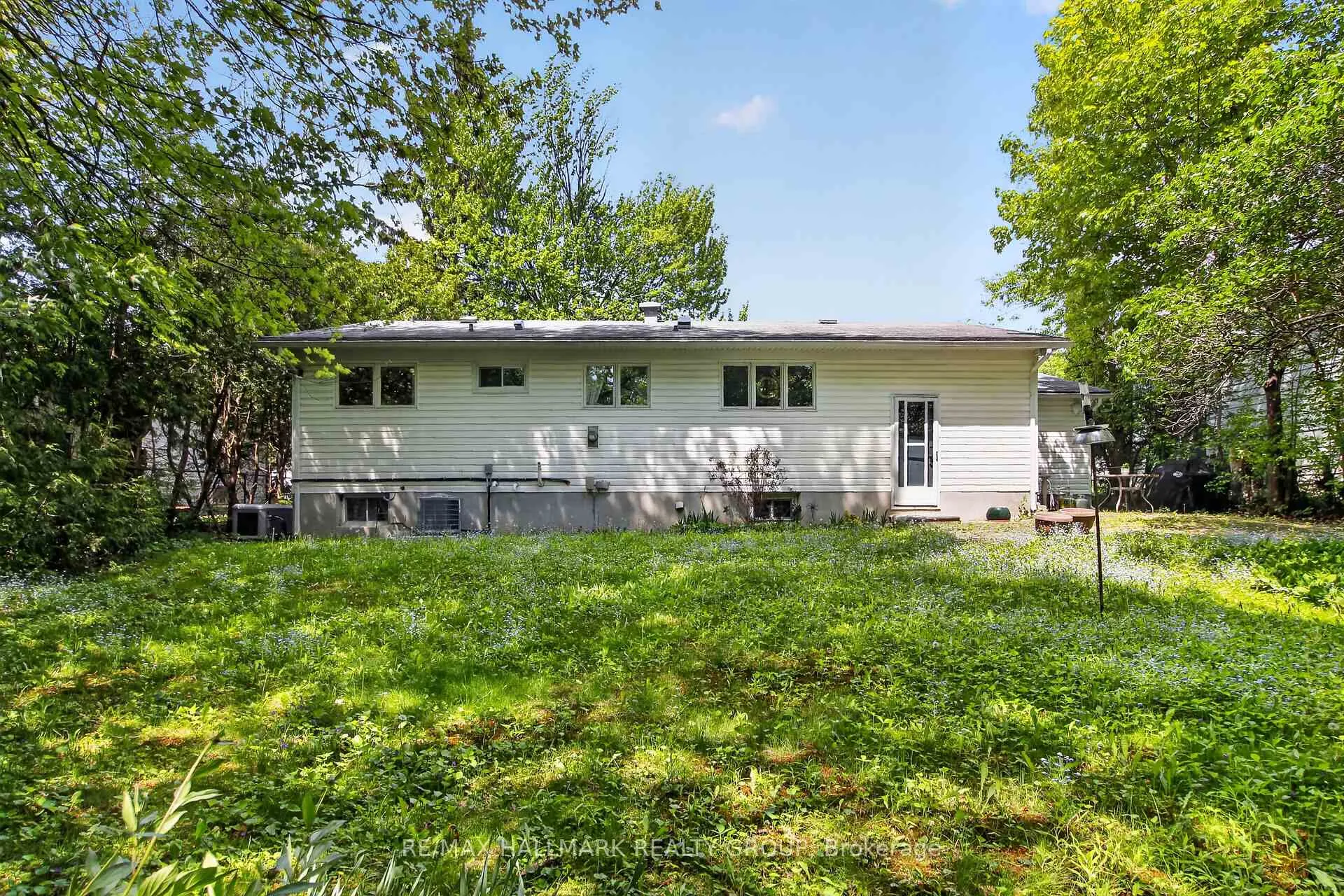 Photo 11 of 41 Parkmount Crescent, Ottawa, Sheahan Estates/Trend Village — HOMEH