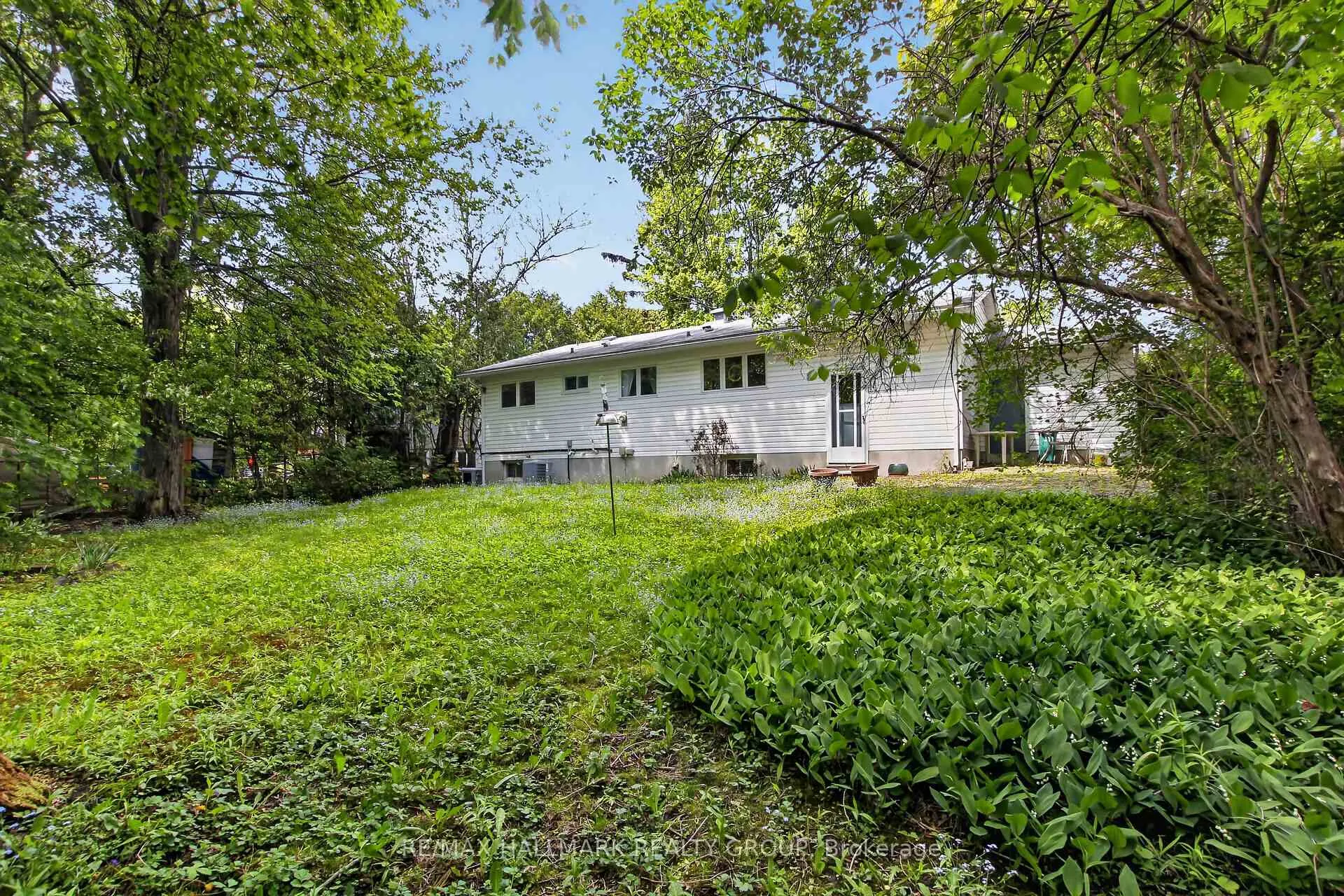 Photo 12 of 41 Parkmount Crescent, Ottawa, Sheahan Estates/Trend Village — HOMEH