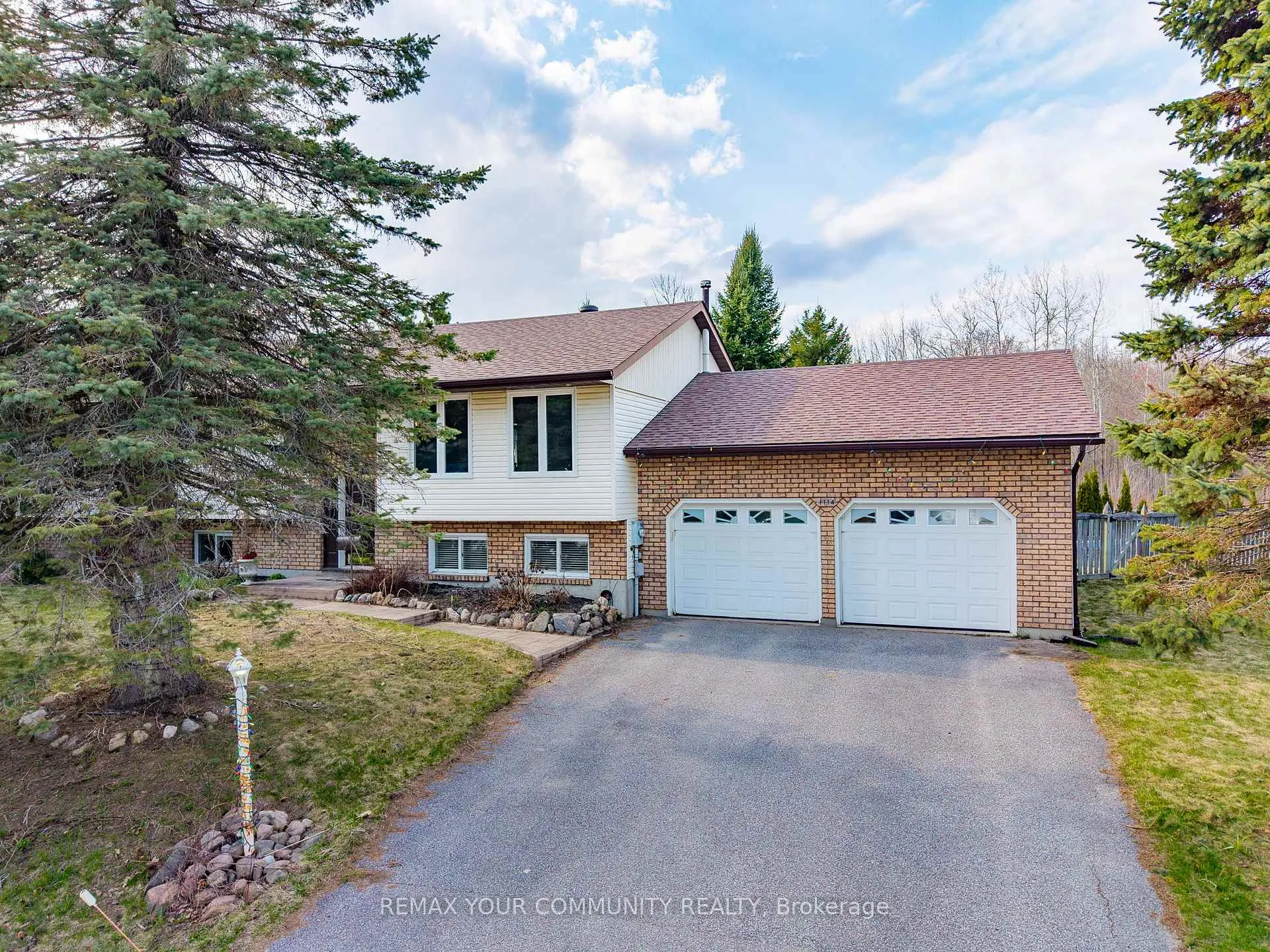 Front of 1114- Marcellus Drive