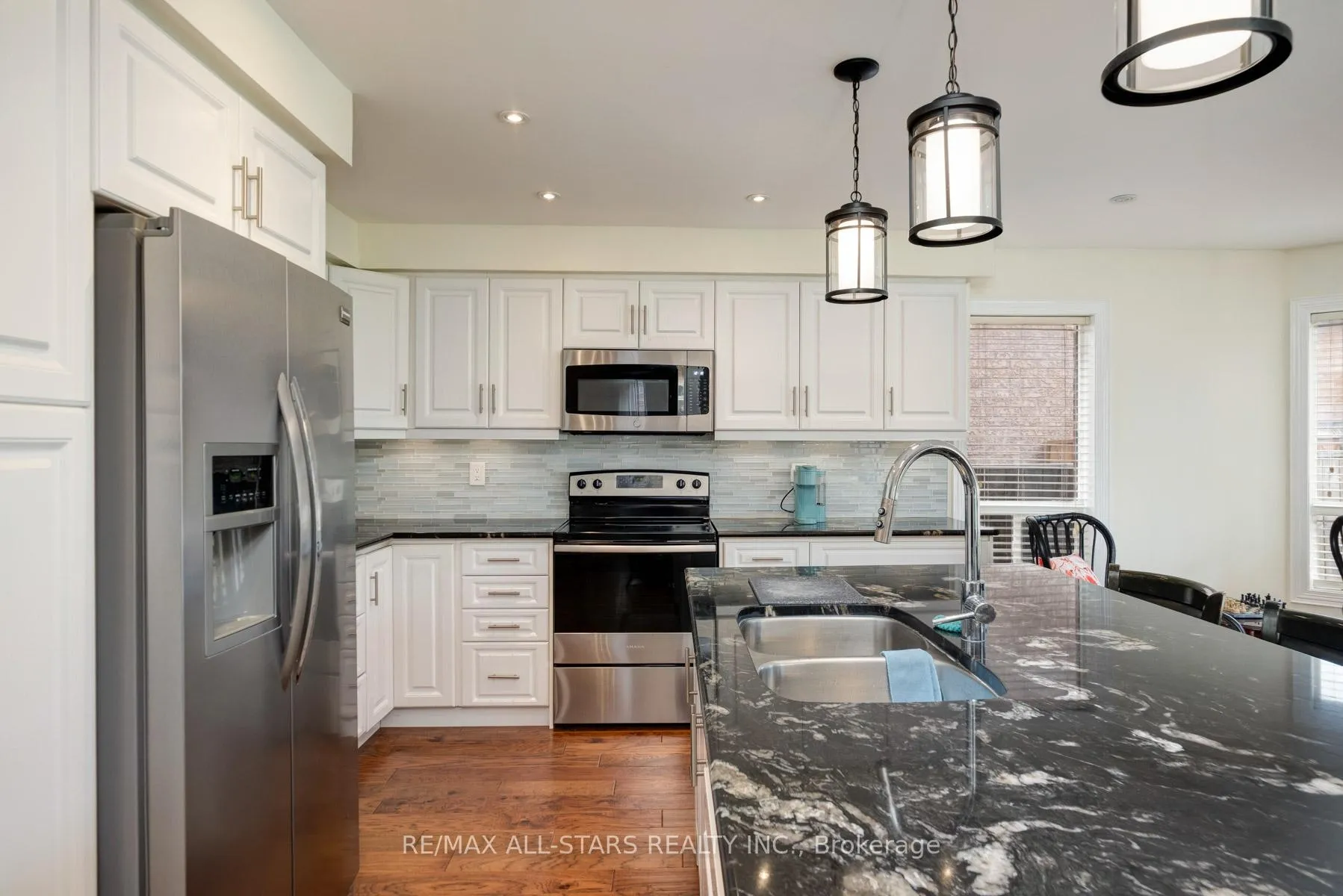 Photo 6 of 179 Drummond Drive, Vaughan, Maple — HOMEH