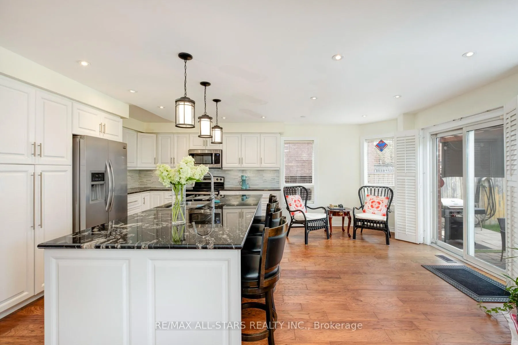 Photo 7 of 179 Drummond Drive, Vaughan, Maple — HOMEH