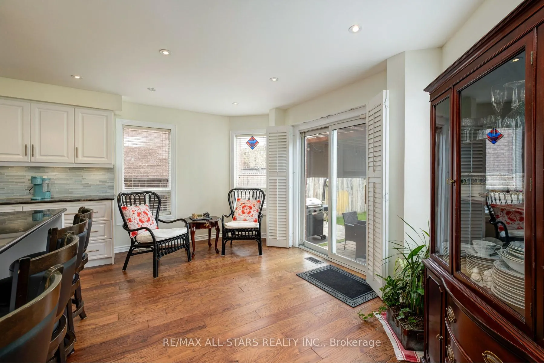 Photo 10 of 179 Drummond Drive, Vaughan, Maple — HOMEH