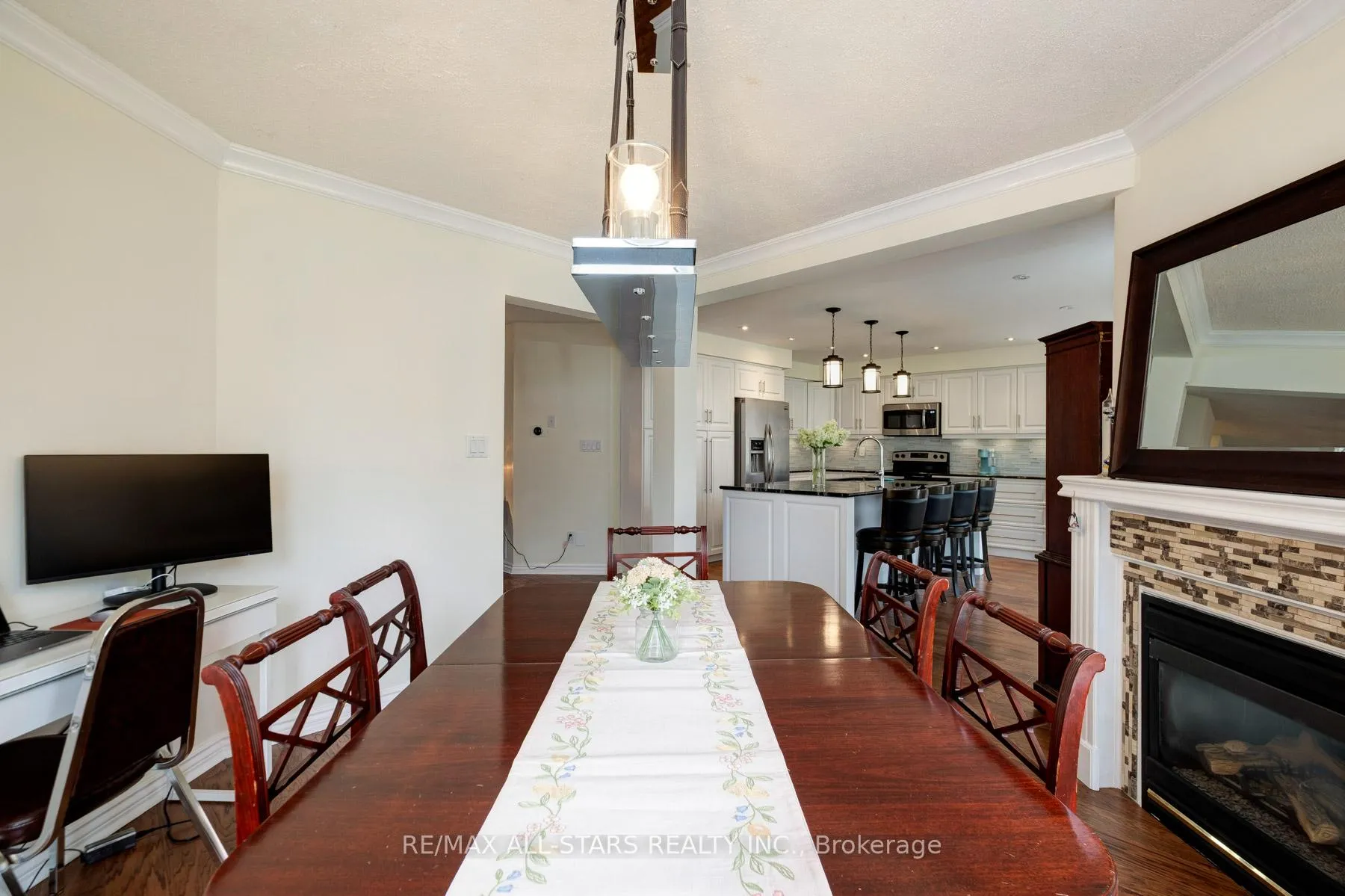 Photo 12 of 179 Drummond Drive, Vaughan, Maple — HOMEH
