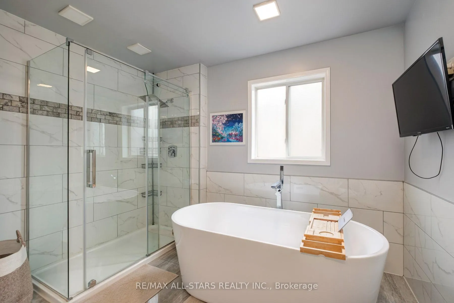 Photo 22 of 179 Drummond Drive, Vaughan, Maple — HOMEH