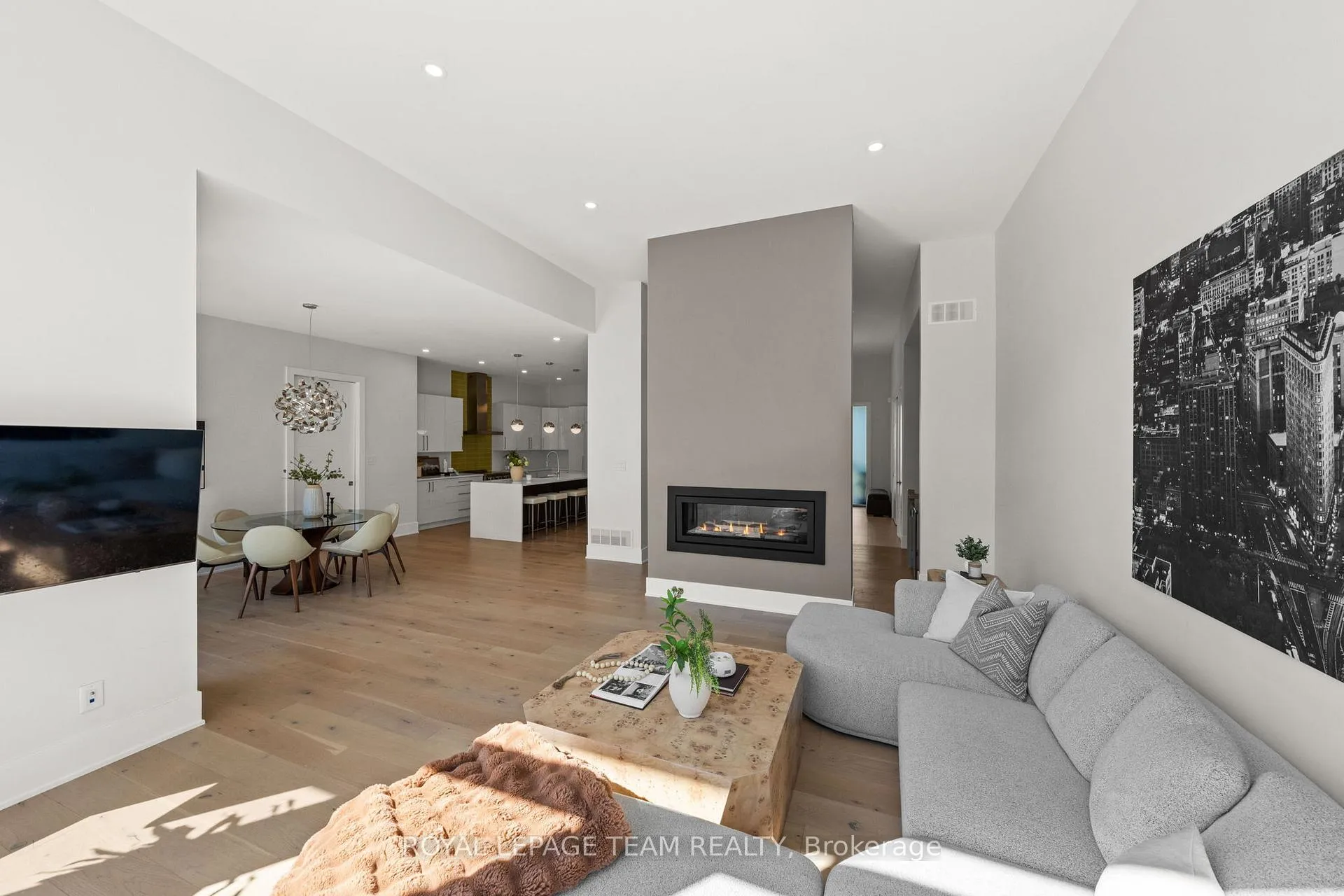 Photo 6 of 205 Summerview Terrace, Ottawa, Greely — HOMEH