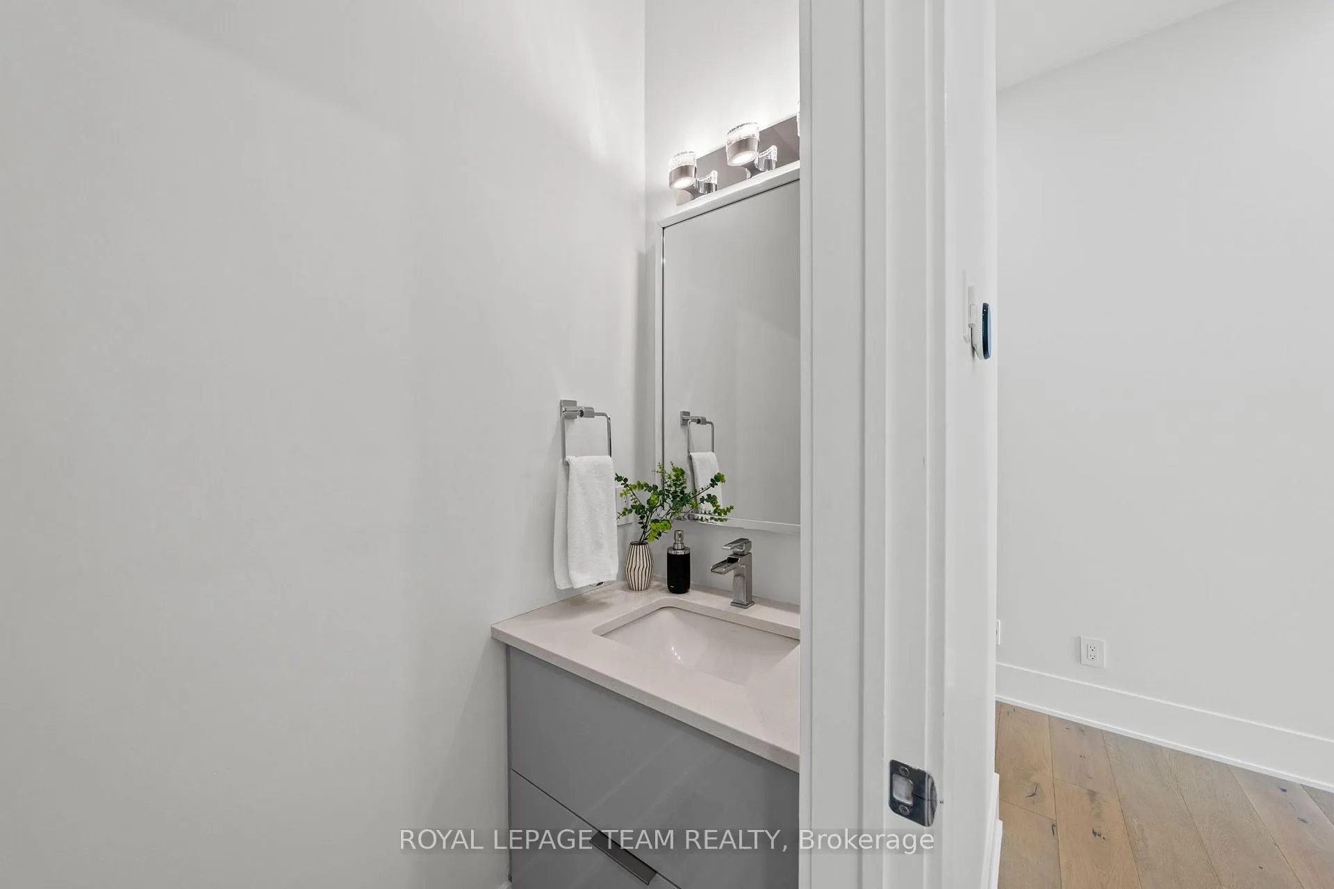 Photo 27 of 205 Summerview Terrace, Ottawa, Greely — HOMEH