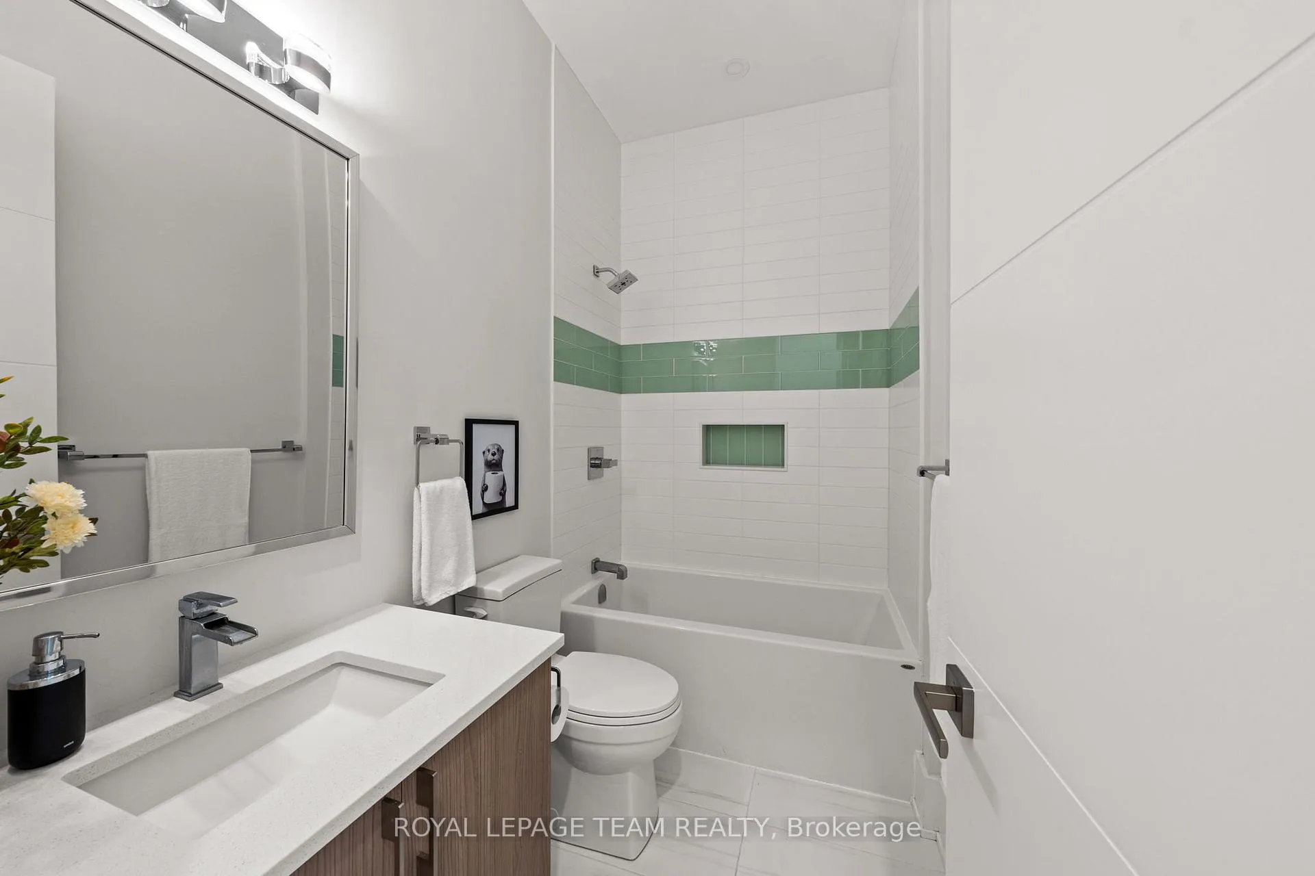 Photo 35 of 205 Summerview Terrace, Ottawa, Greely — HOMEH