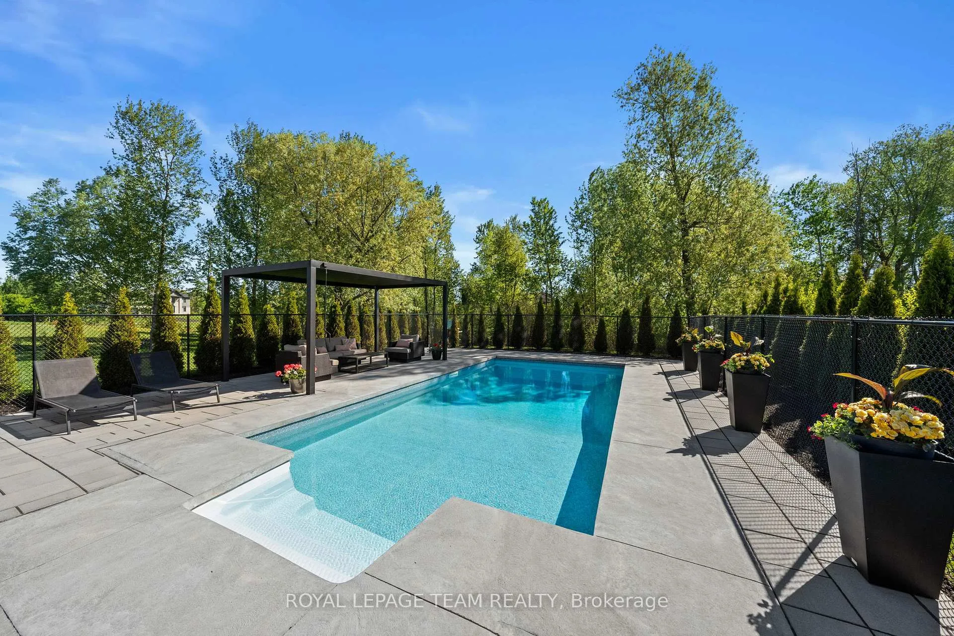 Photo 41 of 205 Summerview Terrace, Ottawa, Greely — HOMEH