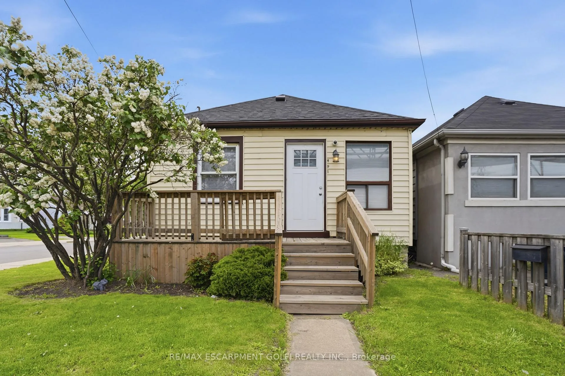 Front of 491 Kenilworth Avenue