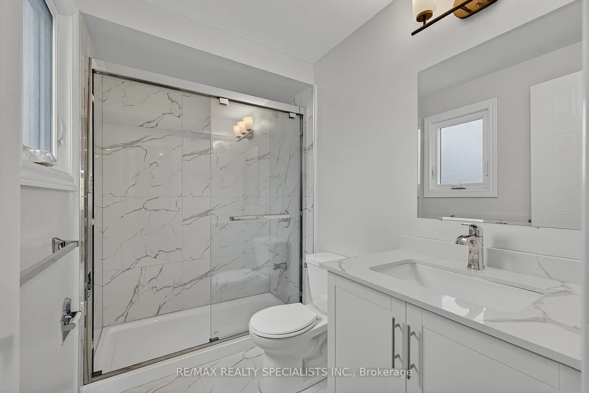 Photo 27 of 19 Longyear Drive, Hamilton, Waterdown — HOMEH