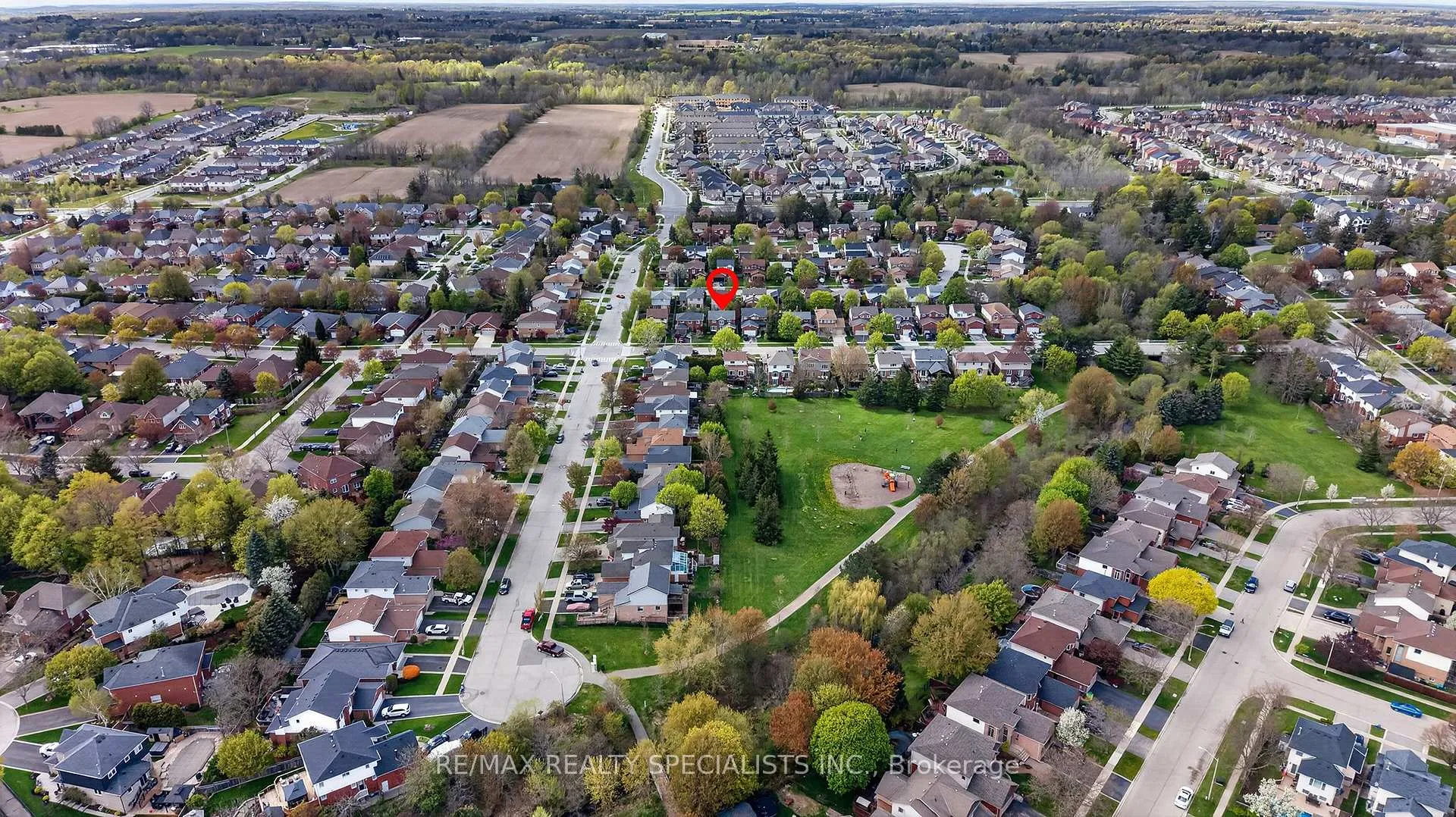 Photo 37 of 19 Longyear Drive, Hamilton, Waterdown — HOMEH