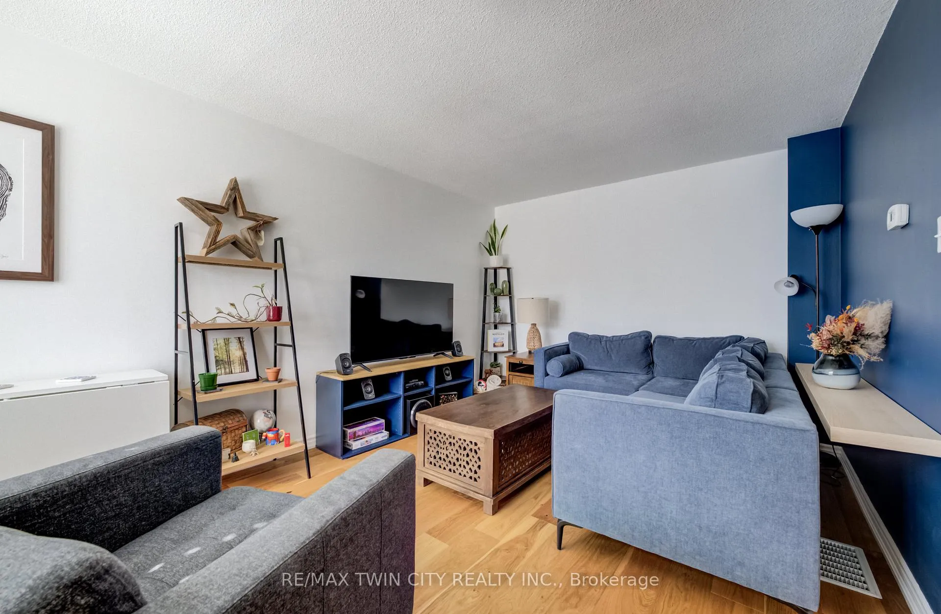 Photo 10 of Unit 11, 60 Elmsdale Drive, Kitchener, Laurentian Hills — HOMEH