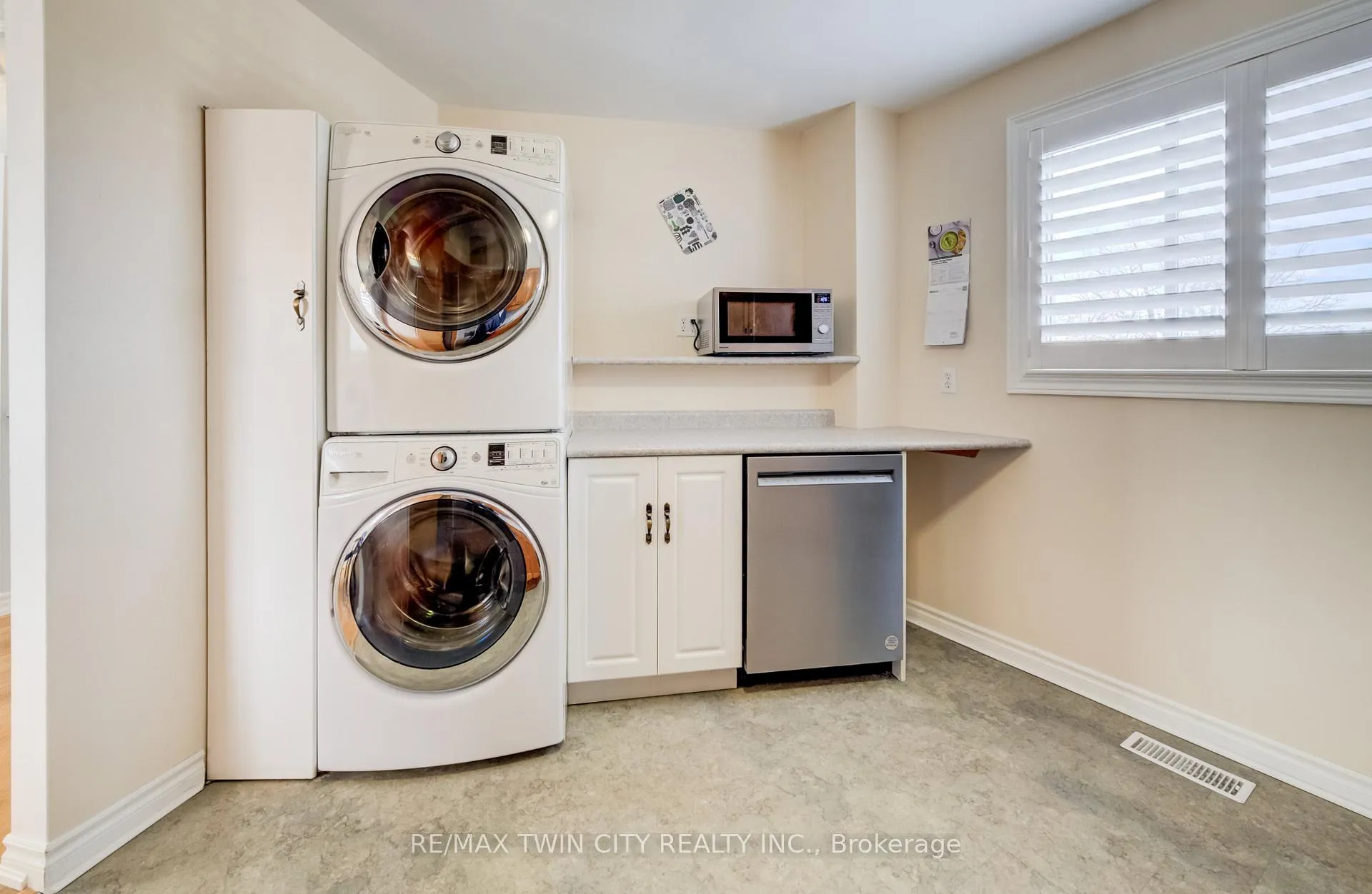 Photo 19 of Unit 11, 60 Elmsdale Drive, Kitchener, Laurentian Hills — HOMEH