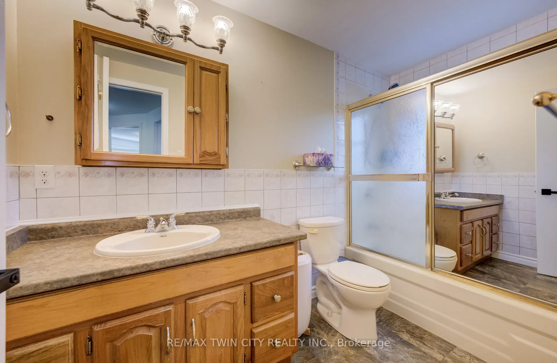 Photo 31 of Unit 11, 60 Elmsdale Drive, Kitchener, Laurentian Hills — HOMEH