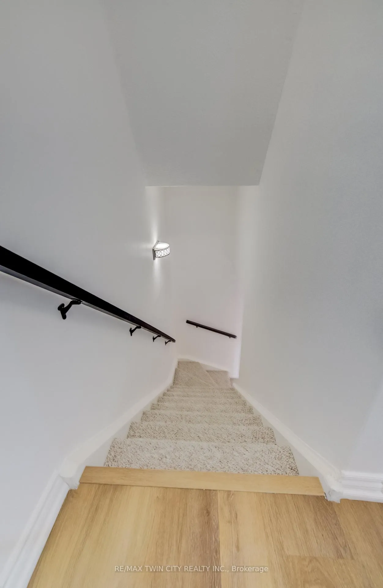Photo 32 of Unit 11, 60 Elmsdale Drive, Kitchener, Laurentian Hills — HOMEH