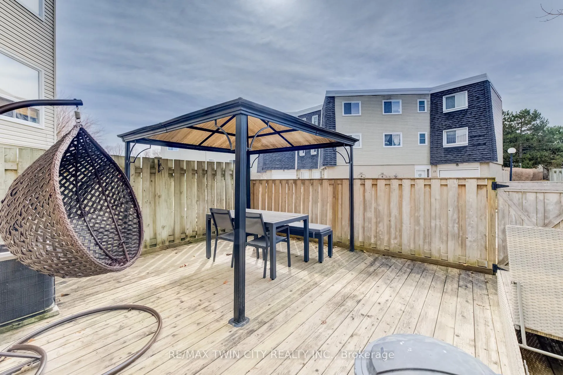 Photo 33 of Unit 11, 60 Elmsdale Drive, Kitchener, Laurentian Hills — HOMEH