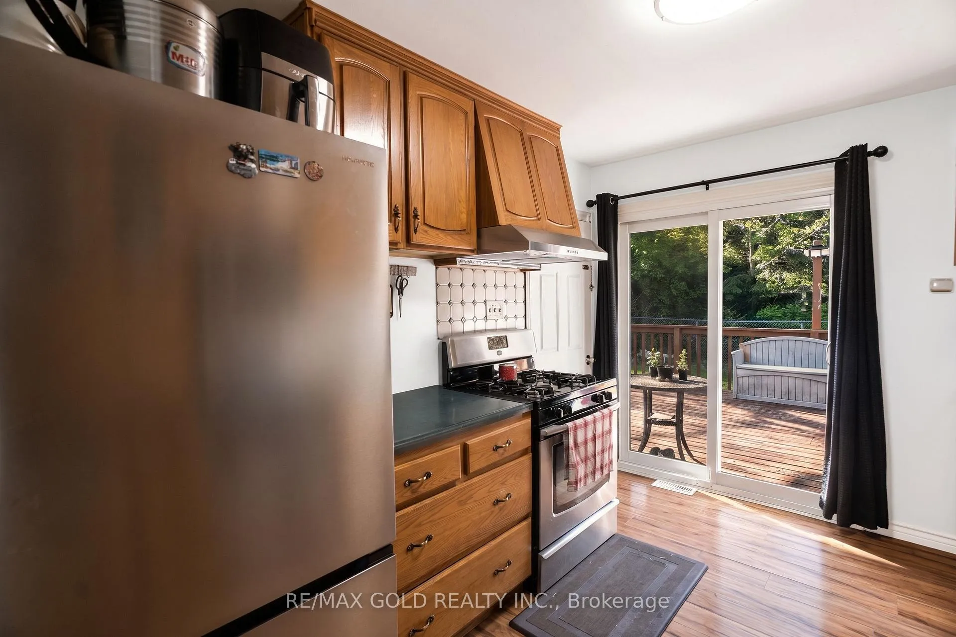 Photo 9 of 246 Edgehill Drive, Barrie, Letitia Heights — HOMEH