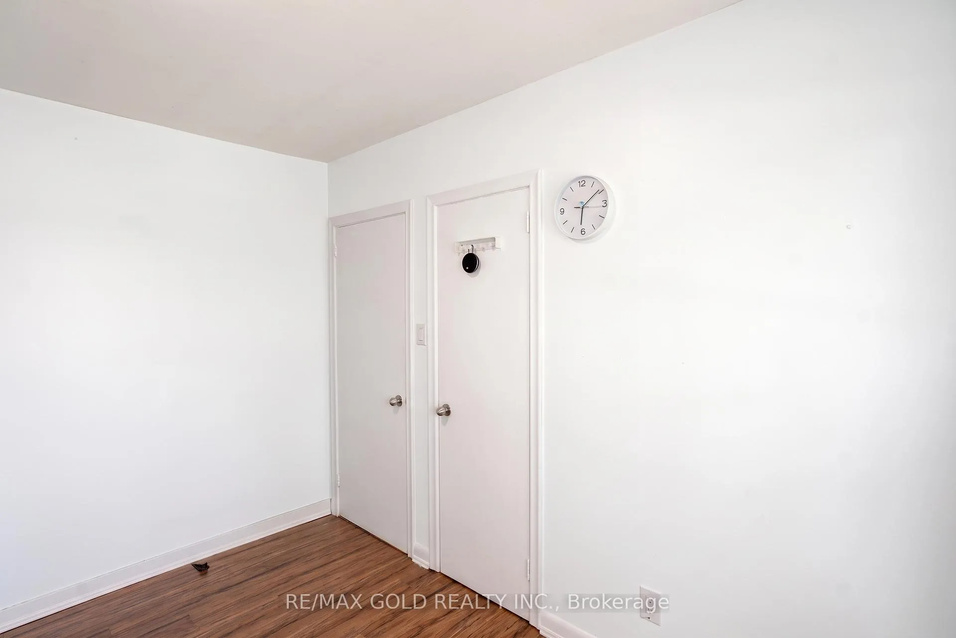 Photo 14 of 246 Edgehill Drive, Barrie, Letitia Heights — HOMEH