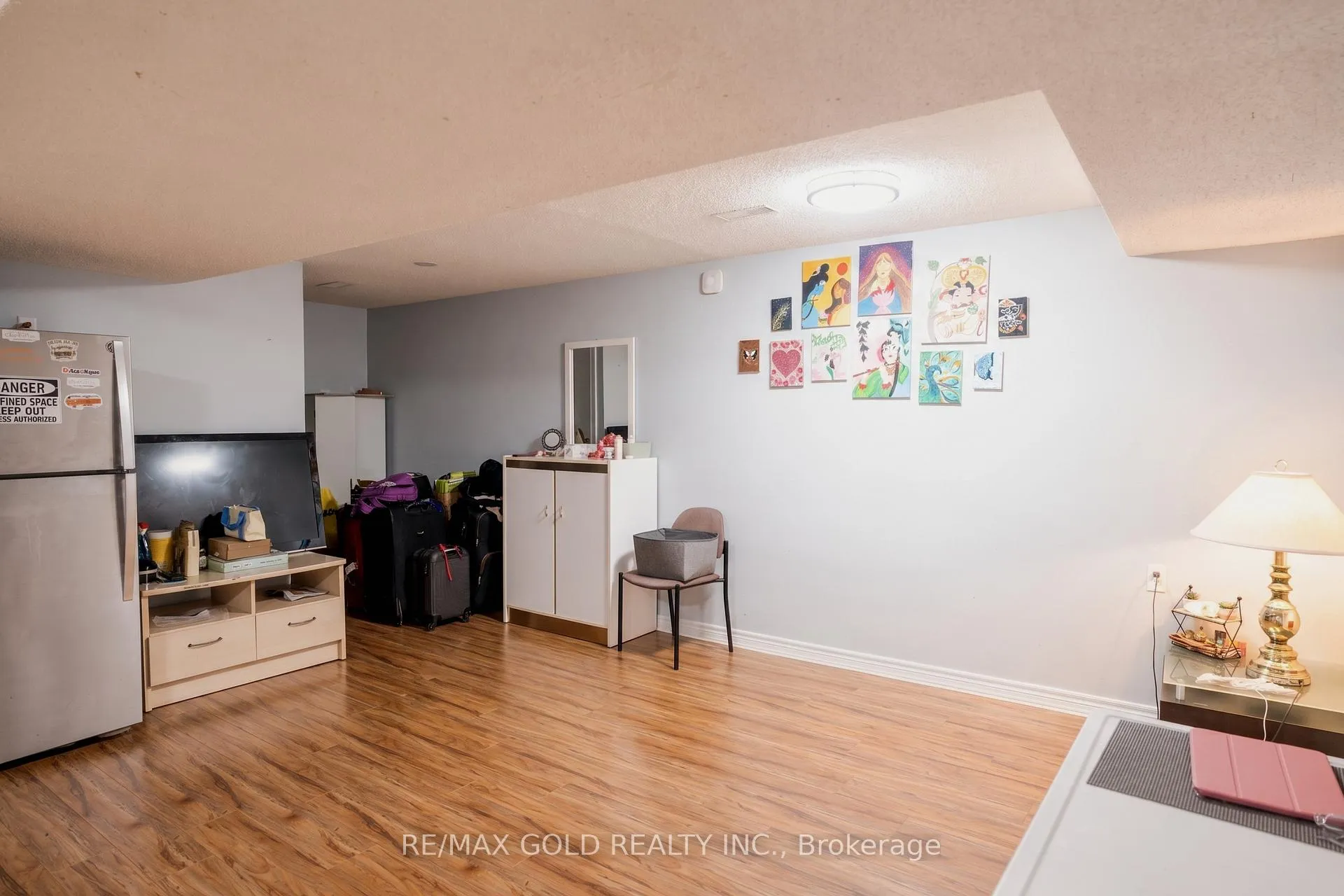Photo 22 of 246 Edgehill Drive, Barrie, Letitia Heights — HOMEH