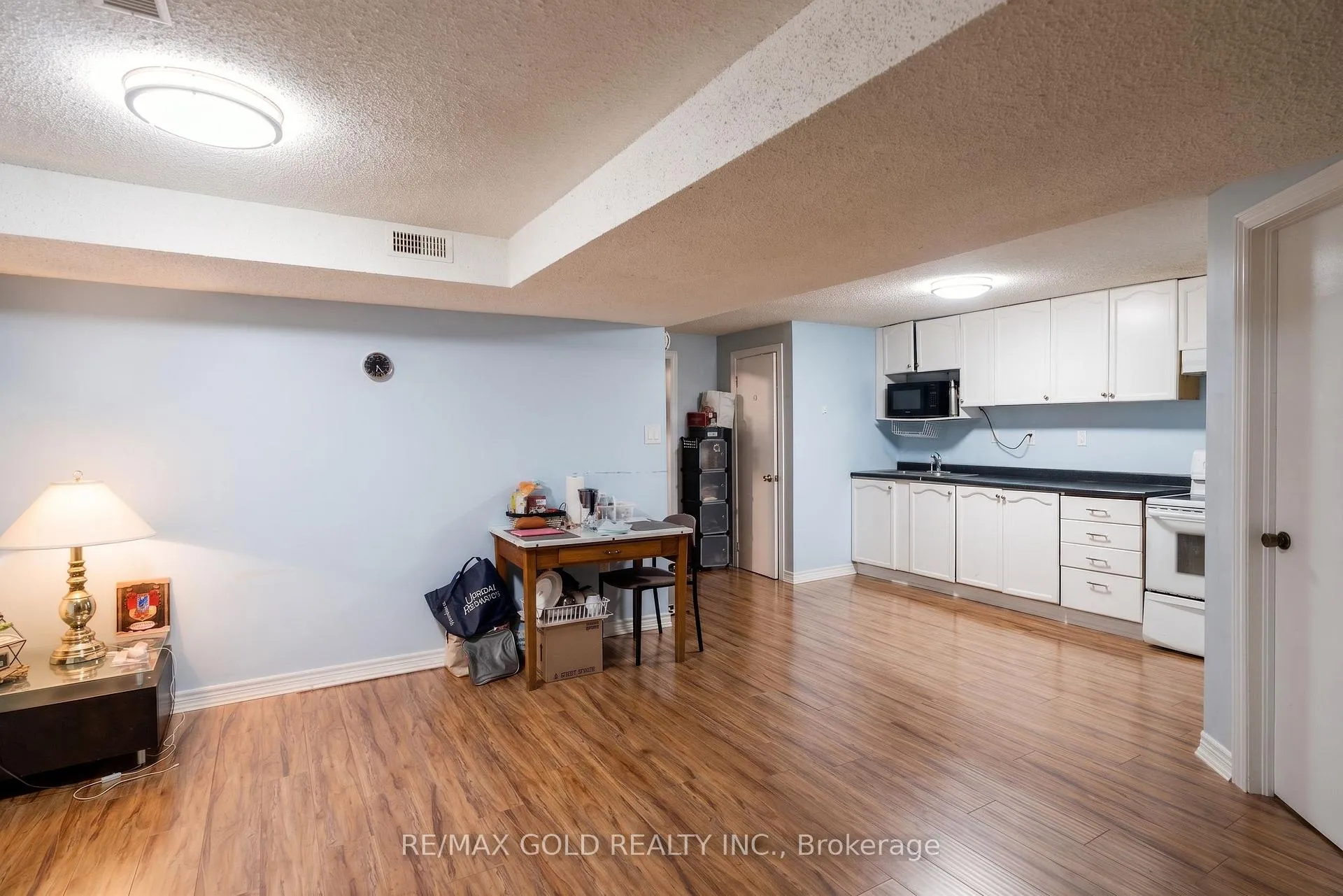 Photo 24 of 246 Edgehill Drive, Barrie, Letitia Heights — HOMEH