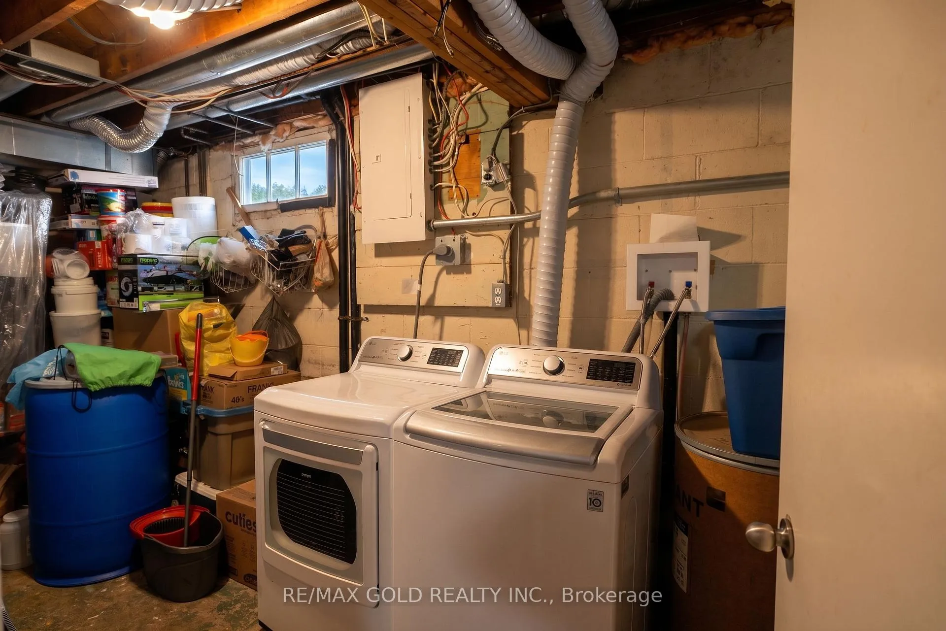 Photo 26 of 246 Edgehill Drive, Barrie, Letitia Heights — HOMEH
