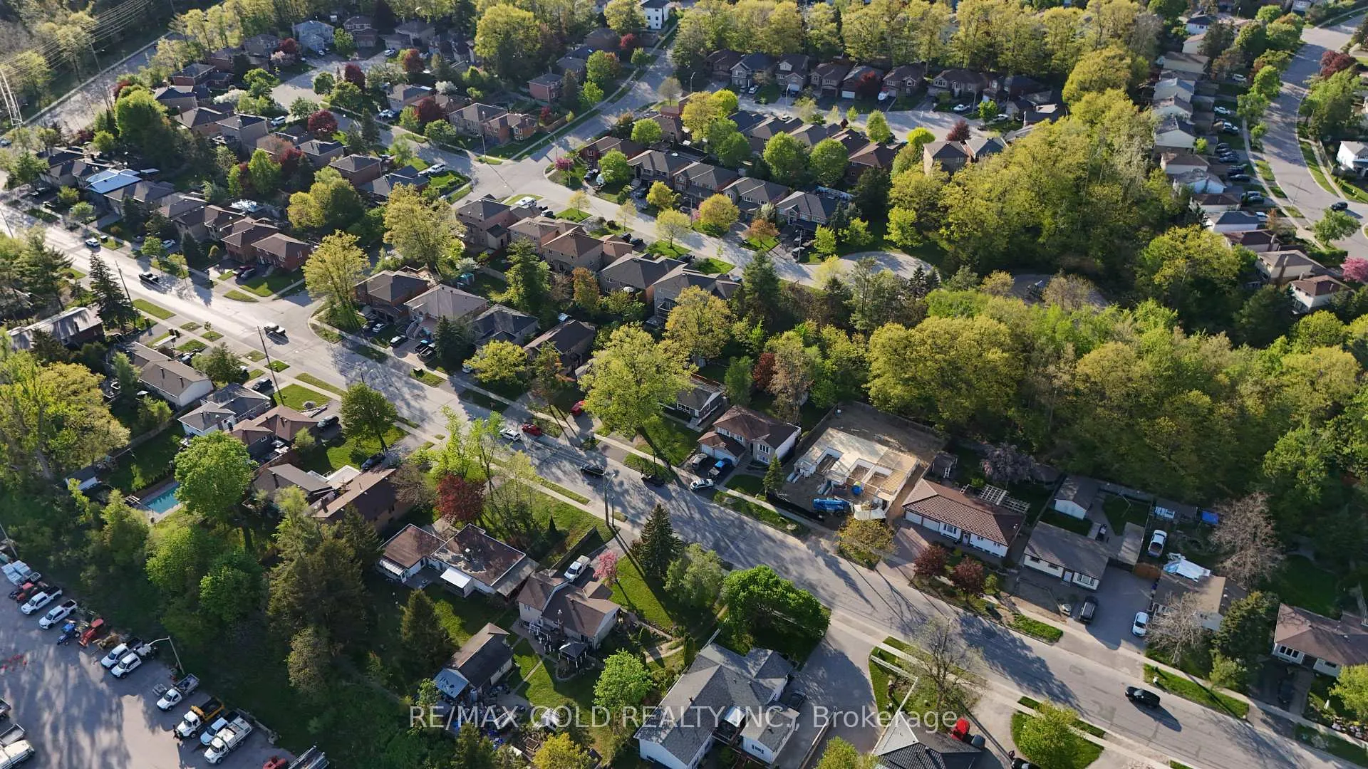 Photo 31 of 246 Edgehill Drive, Barrie, Letitia Heights — HOMEH