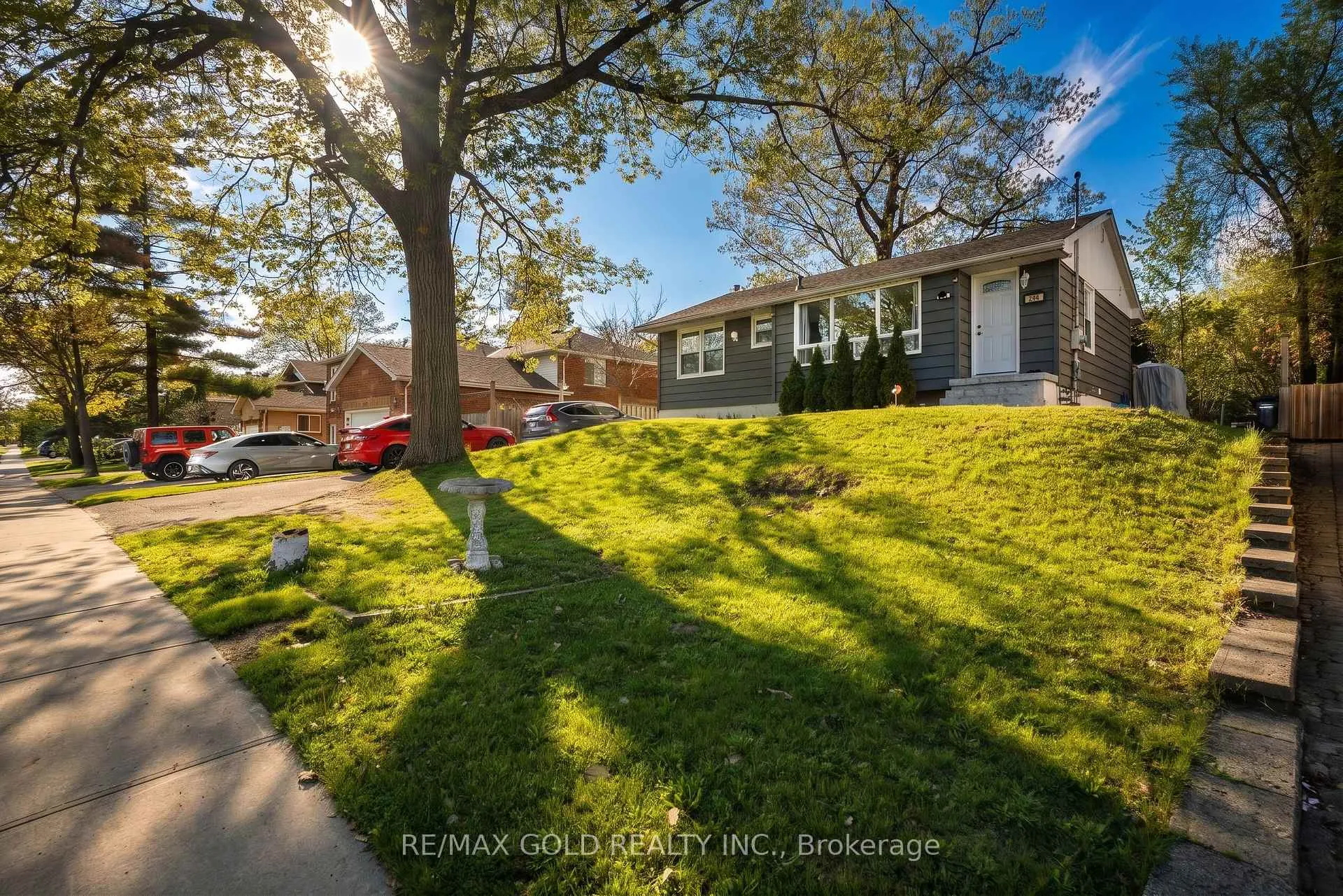 Photo 1 of 246 Edgehill Drive, Barrie, Letitia Heights — HOMEH