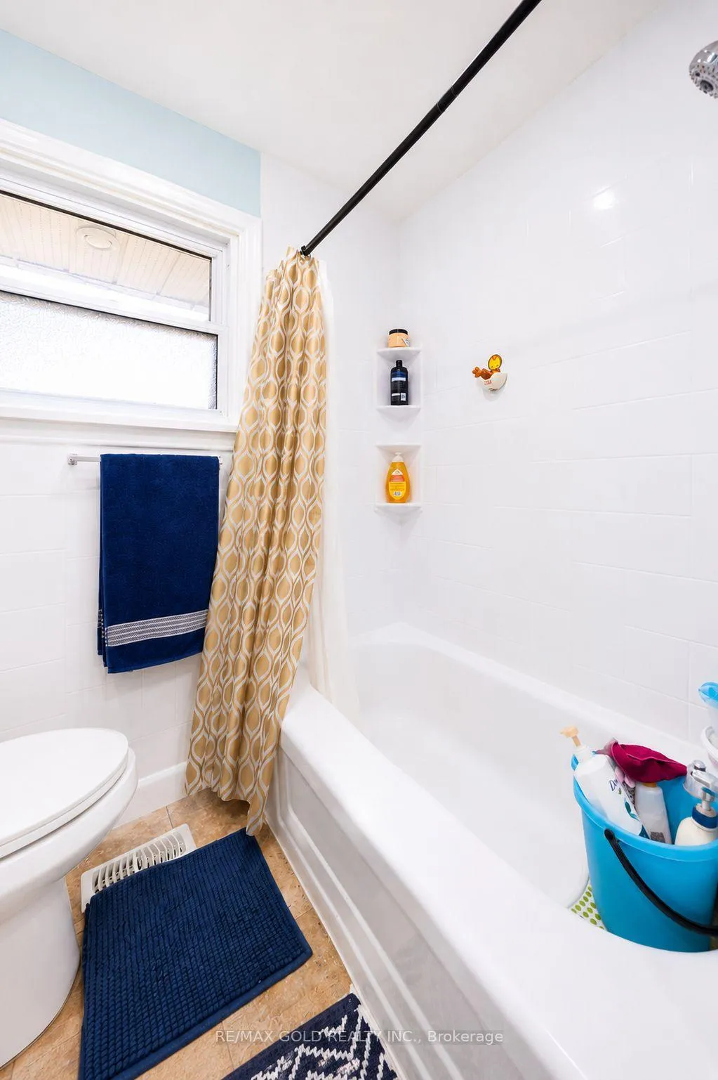Photo 20 of 246 Edgehill Drive, Barrie, Letitia Heights — HOMEH