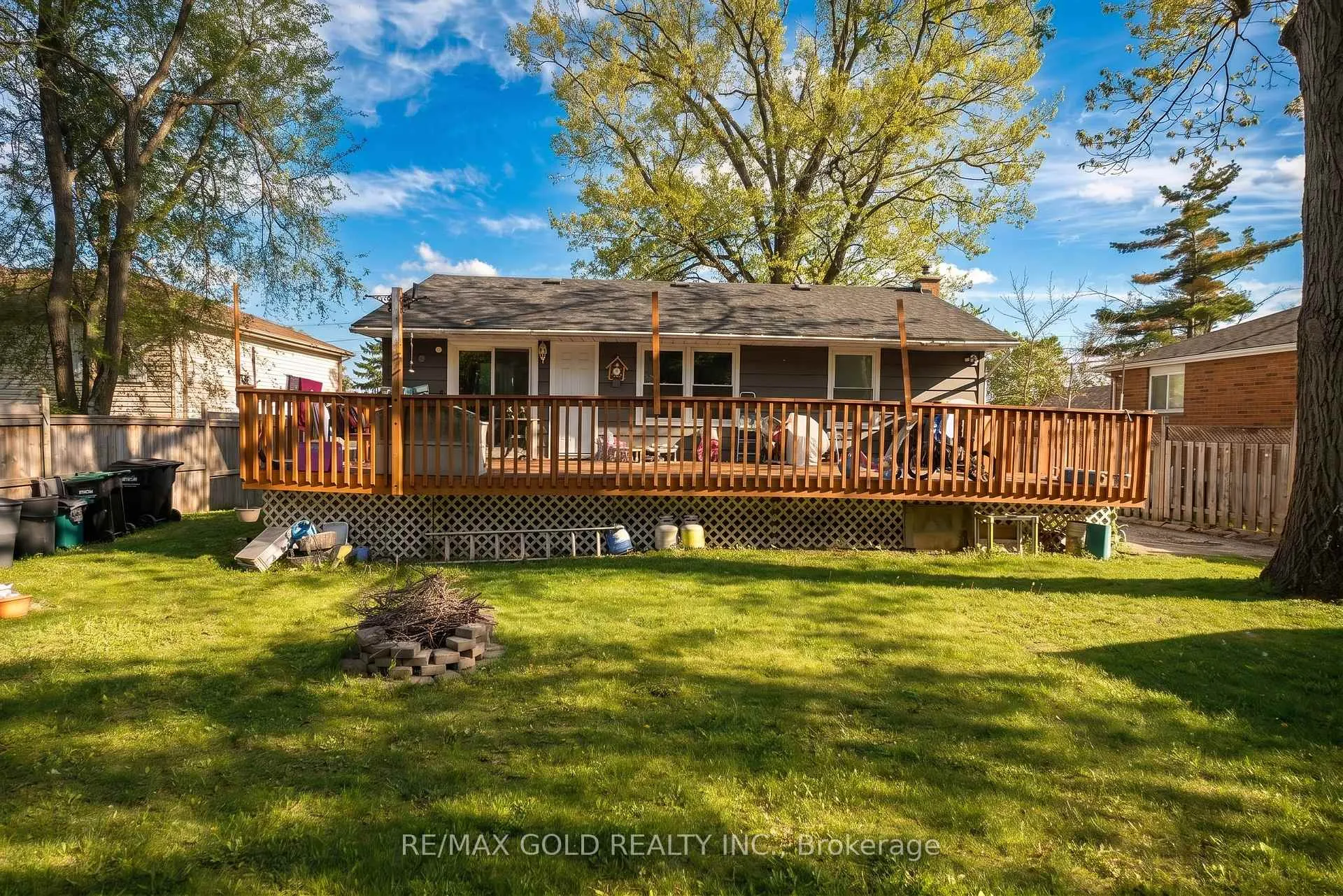 Photo 33 of 246 Edgehill Drive, Barrie, Letitia Heights — HOMEH