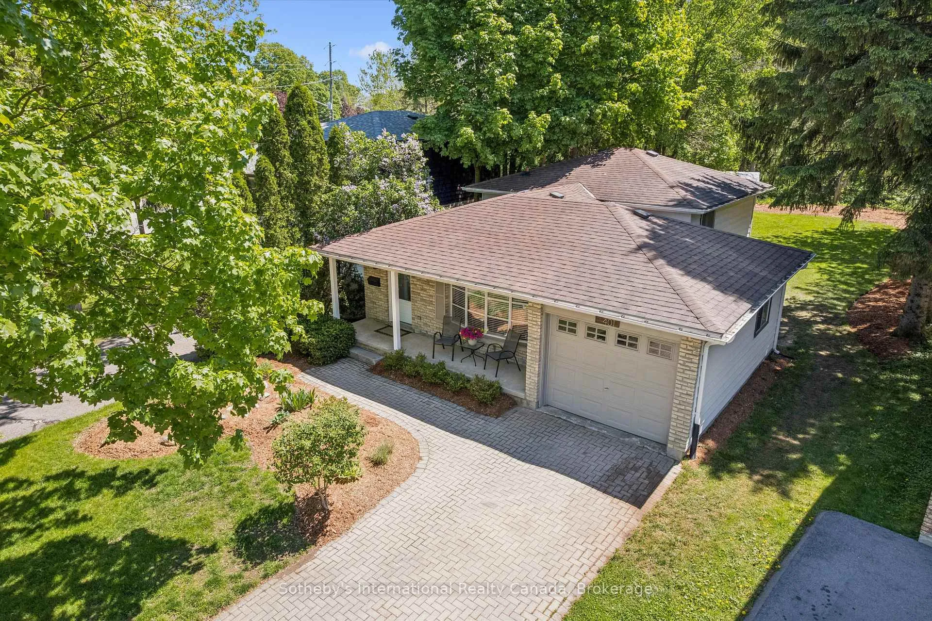 Photo 2 of 401 Midwood Crescent, Waterloo, Beechwood — HOMEH