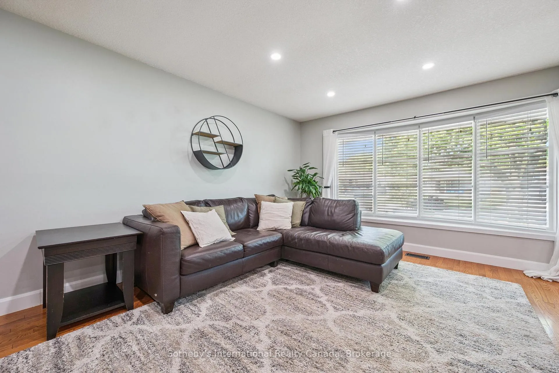 Photo 6 of 401 Midwood Crescent, Waterloo, Beechwood — HOMEH