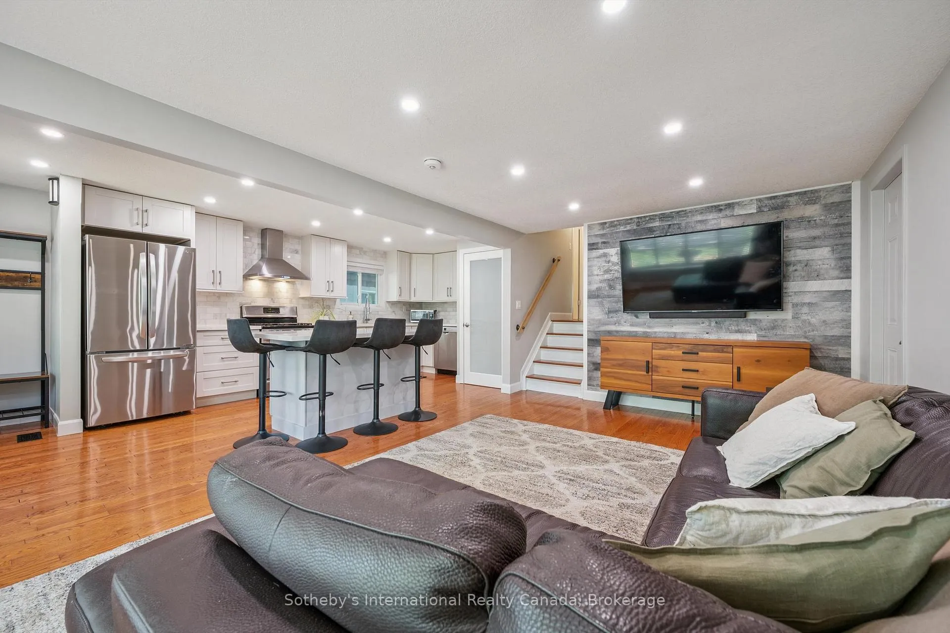 Photo 7 of 401 Midwood Crescent, Waterloo, Beechwood — HOMEH