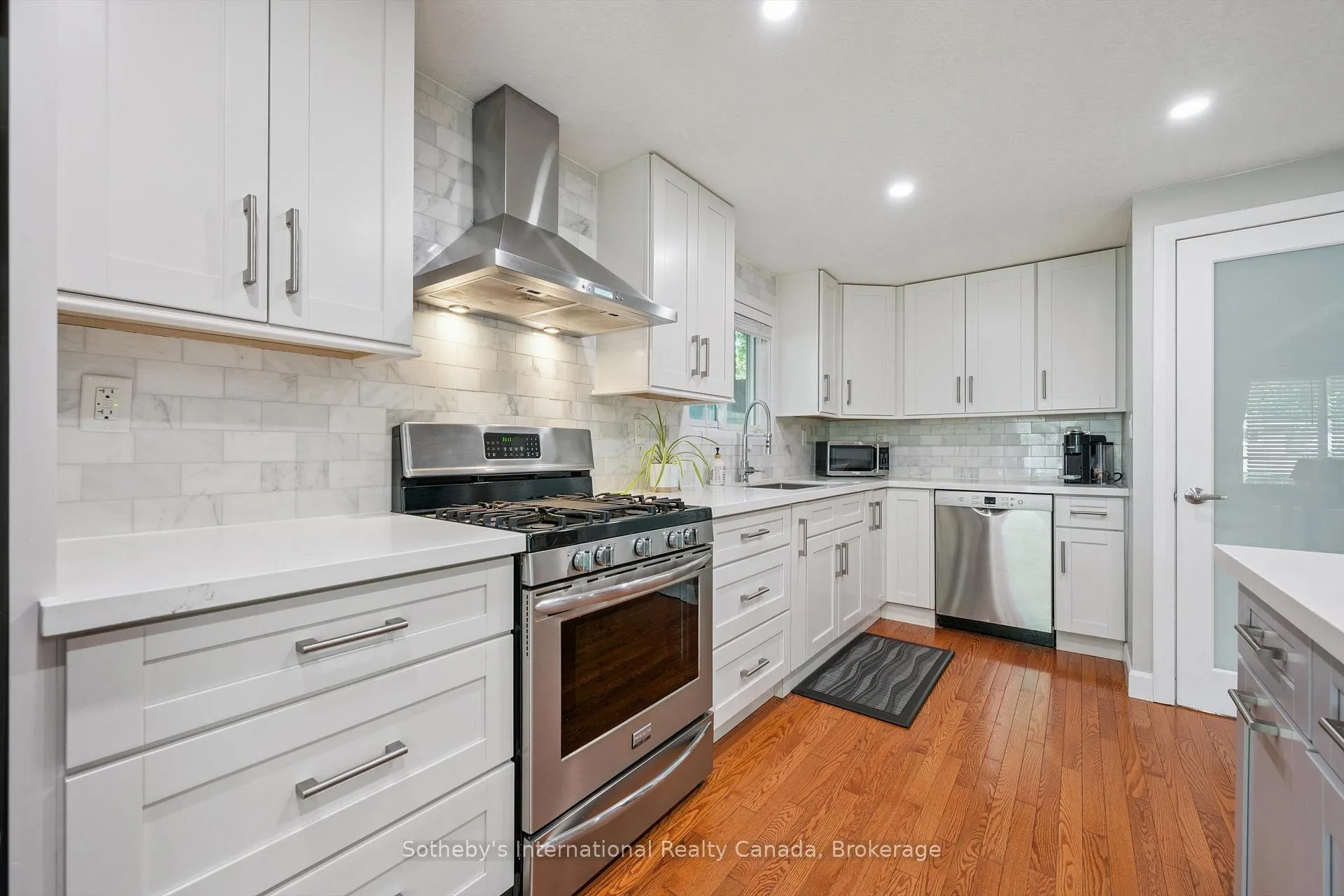 Photo 8 of 401 Midwood Crescent, Waterloo, Beechwood — HOMEH