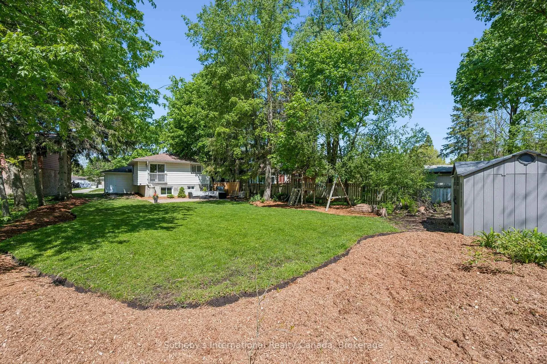 Photo 19 of 401 Midwood Crescent, Waterloo, Beechwood — HOMEH