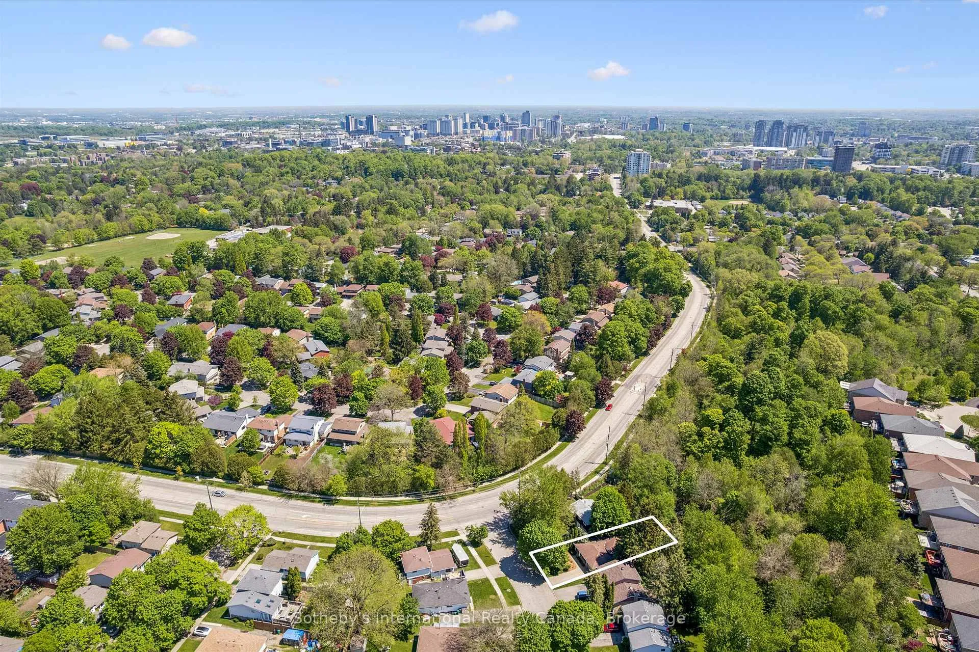 Photo 21 of 401 Midwood Crescent, Waterloo, Beechwood — HOMEH