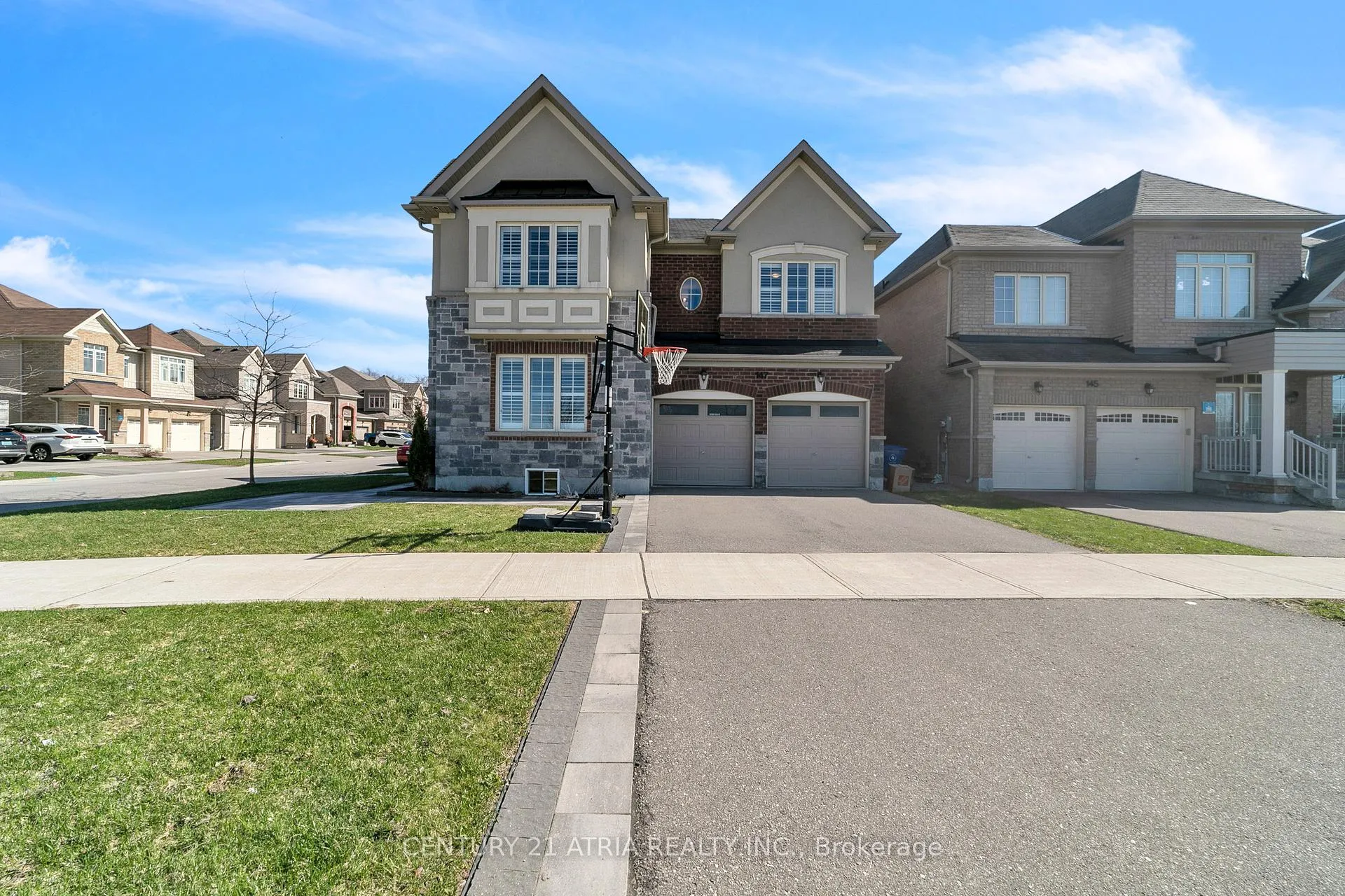 Photo 2 of 147 Joe Dales Drive, Georgina, Keswick South — HOMEH