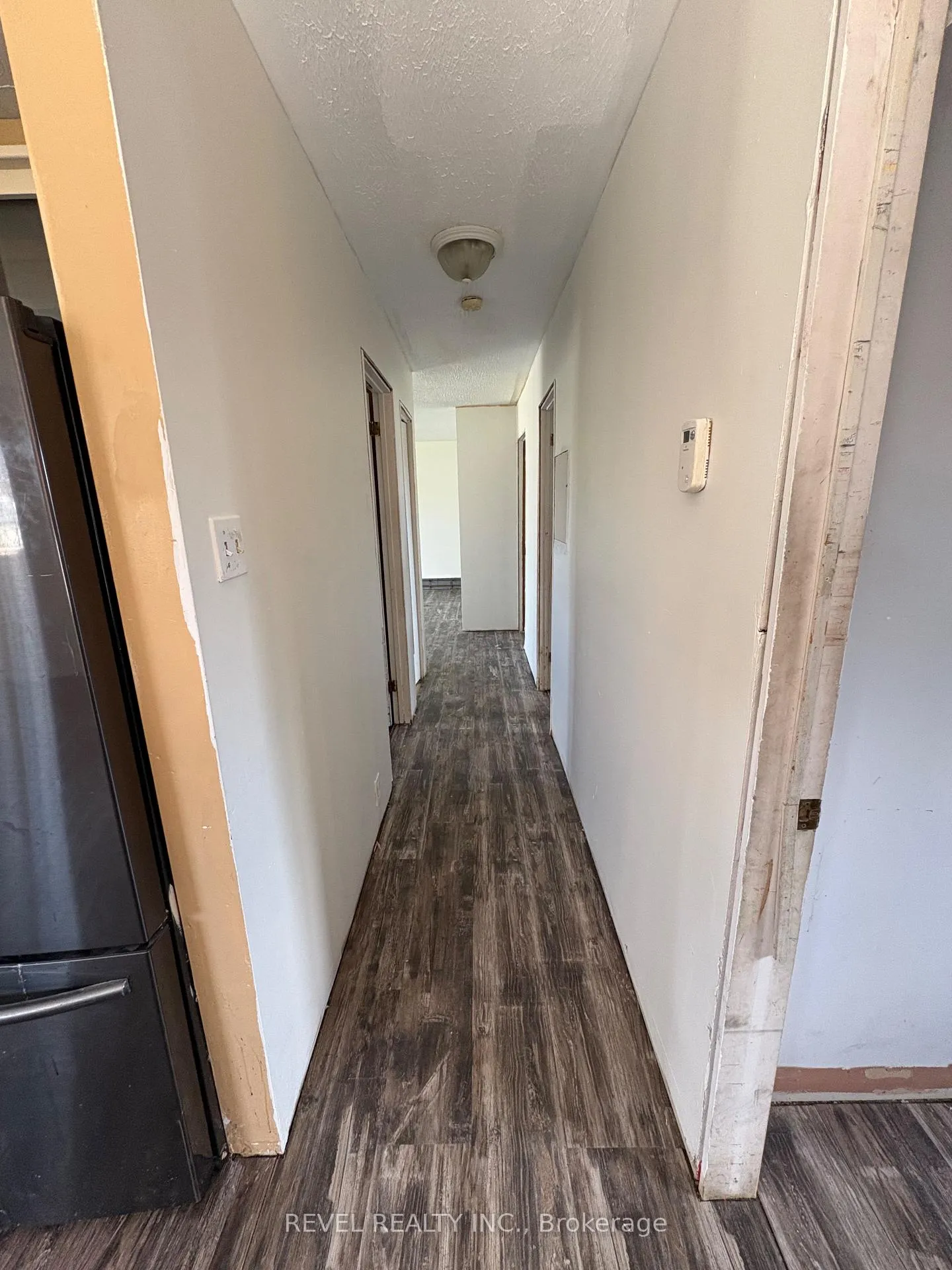 Photo 11 of 300 Fifteenth Avenue, Cochrane — HOMEH