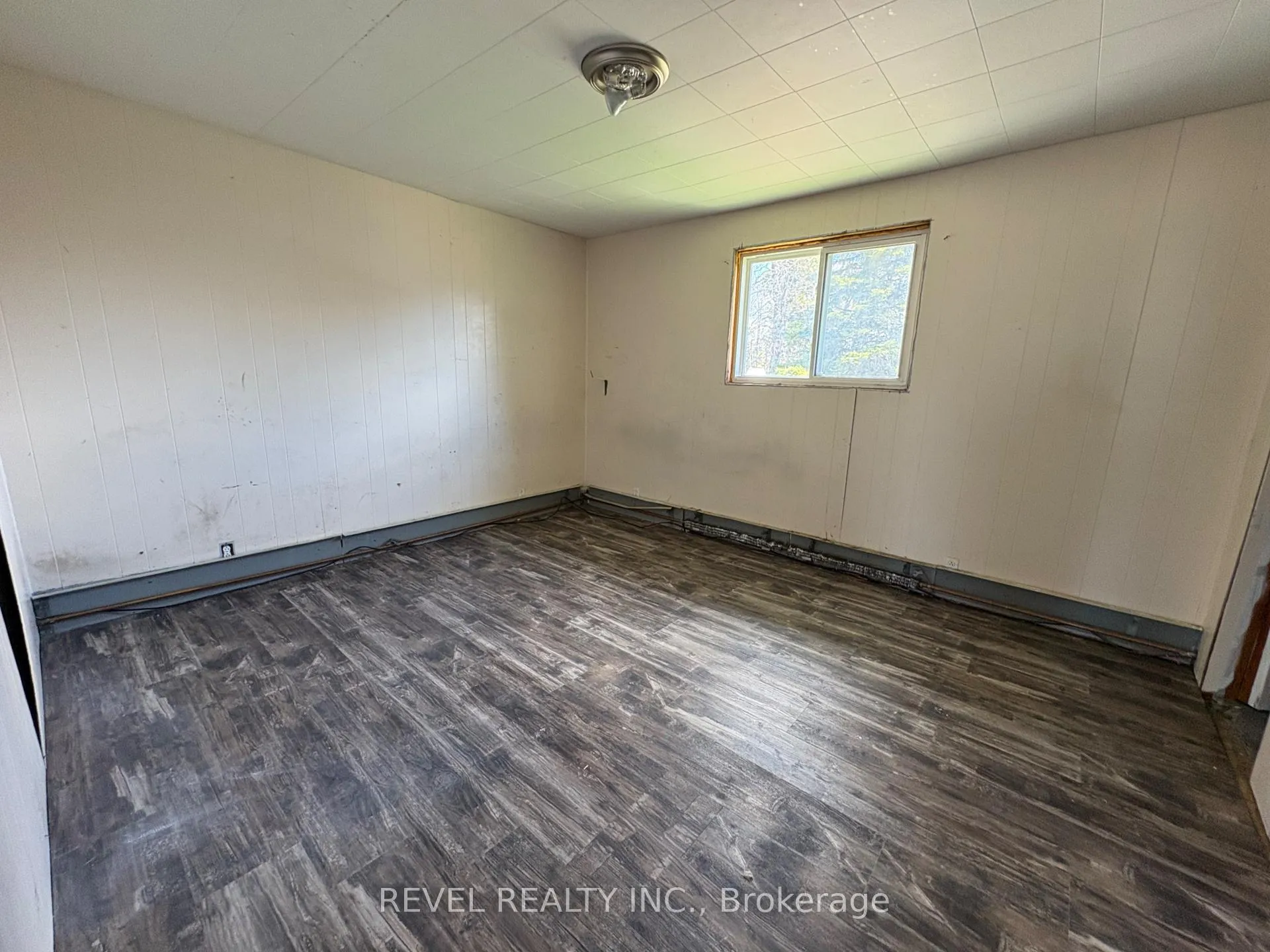 Photo 16 of 300 Fifteenth Avenue, Cochrane — HOMEH