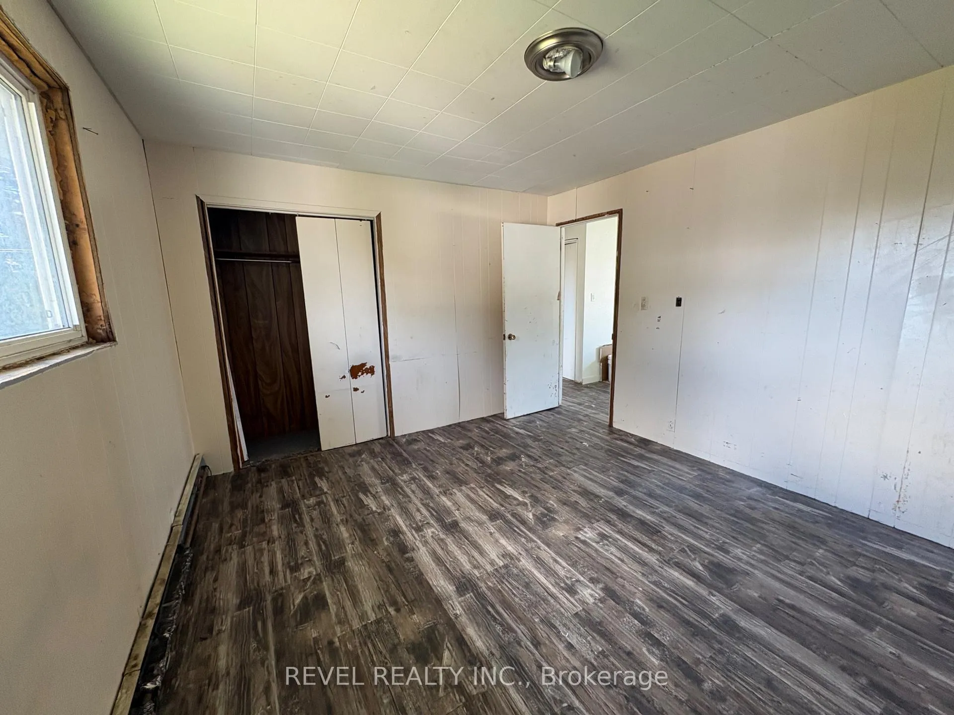Photo 17 of 300 Fifteenth Avenue, Cochrane — HOMEH