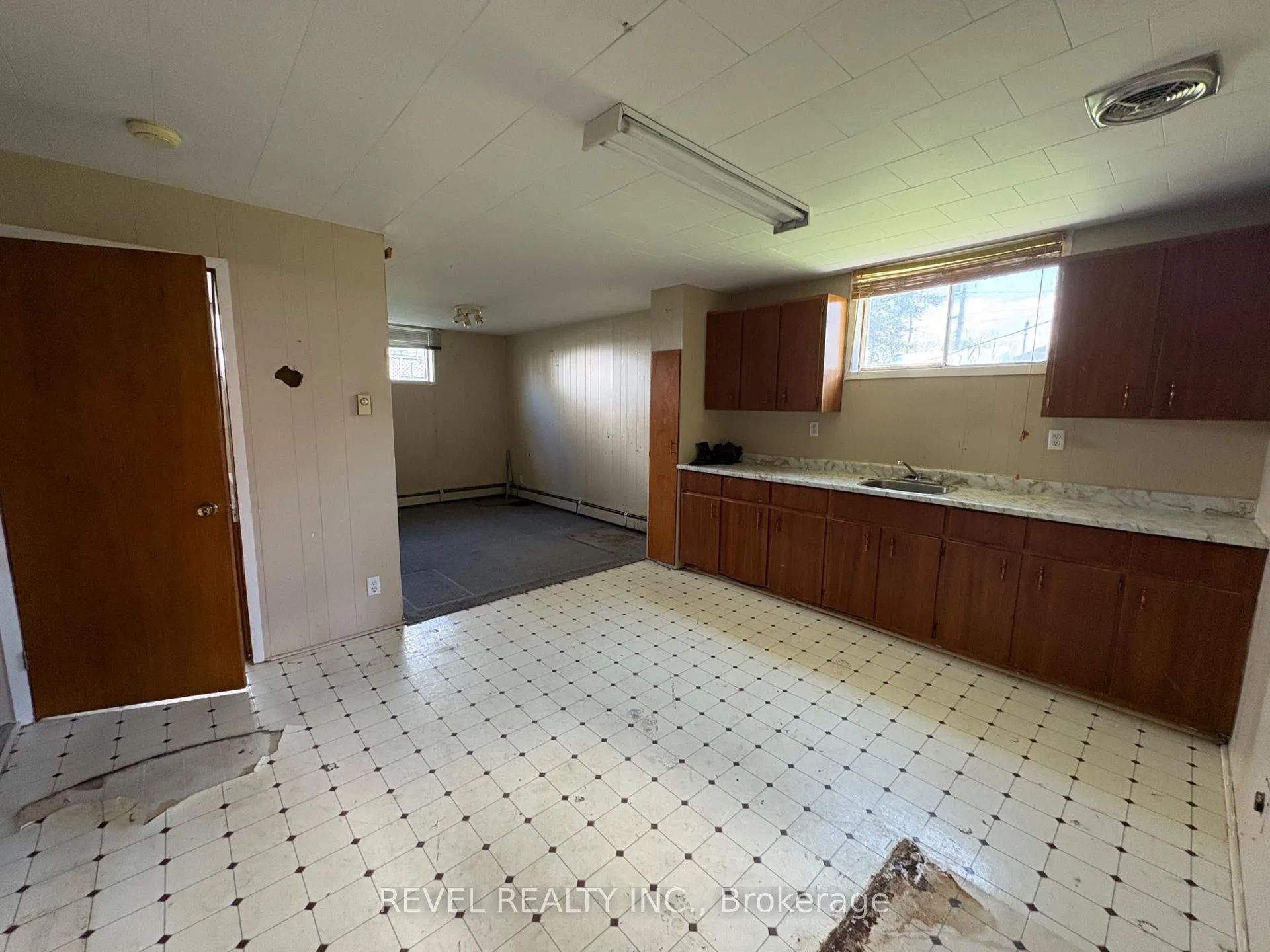 Photo 22 of 300 Fifteenth Avenue, Cochrane — HOMEH