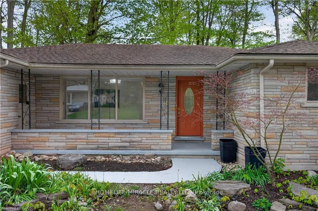 Photo 5 of 217 Pinegrove Crescent, Waterloo, Lakeshore Village — HOMEH