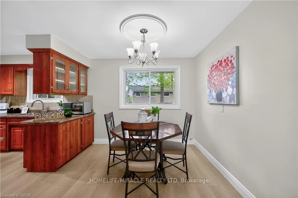 Photo 11 of 217 Pinegrove Crescent, Waterloo, Lakeshore Village — HOMEH