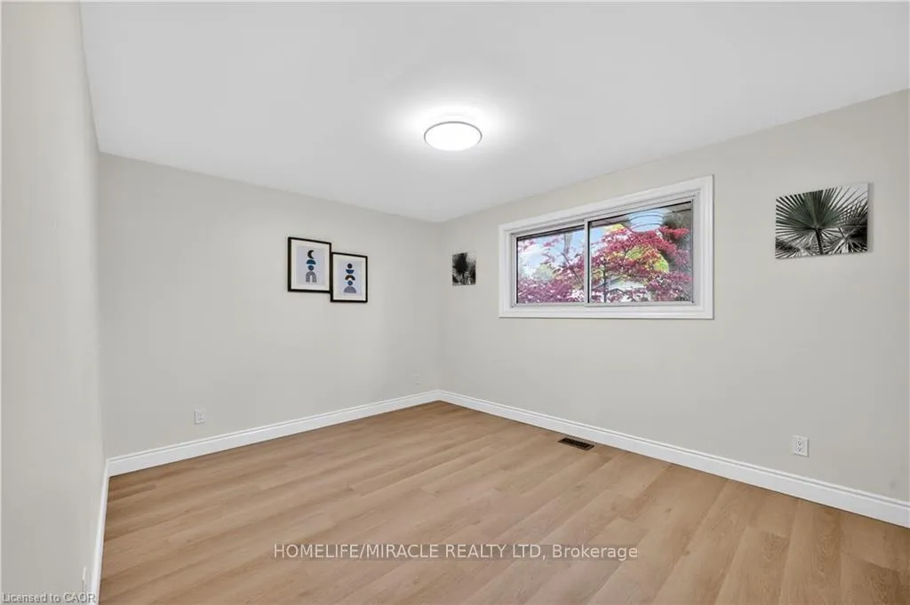 Photo 18 of 217 Pinegrove Crescent, Waterloo, Lakeshore Village — HOMEH