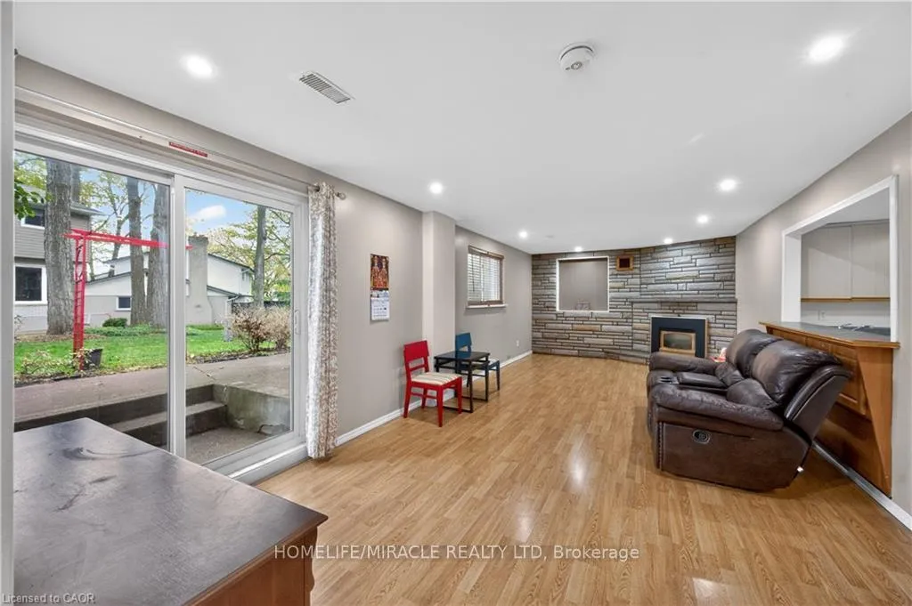 Photo 25 of 217 Pinegrove Crescent, Waterloo, Lakeshore Village — HOMEH