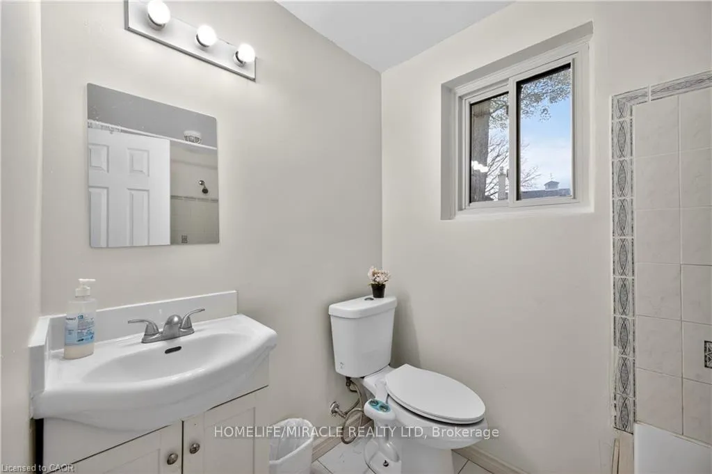 Photo 32 of 217 Pinegrove Crescent, Waterloo, Lakeshore Village — HOMEH