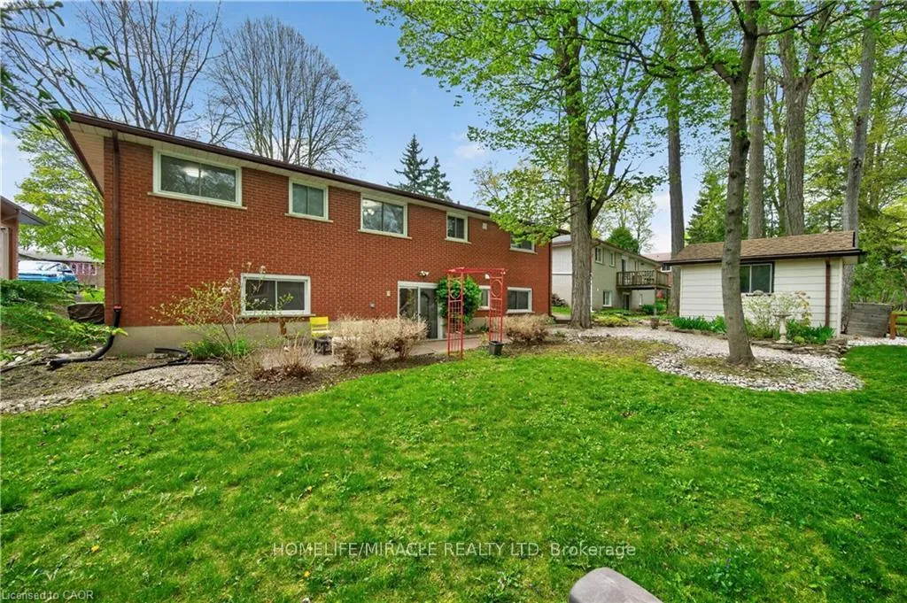 Photo 35 of 217 Pinegrove Crescent, Waterloo, Lakeshore Village — HOMEH