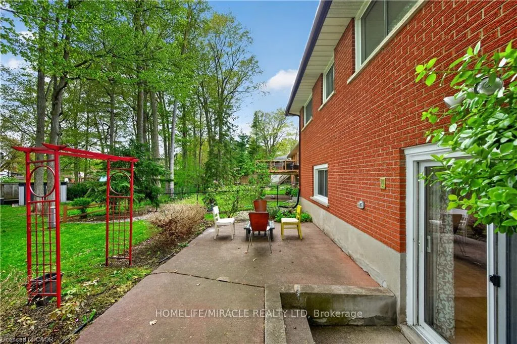 Photo 37 of 217 Pinegrove Crescent, Waterloo, Lakeshore Village — HOMEH