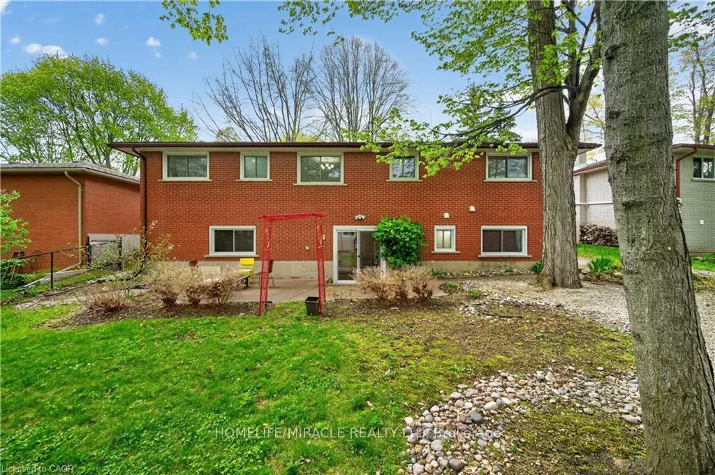Photo 38 of 217 Pinegrove Crescent, Waterloo, Lakeshore Village — HOMEH